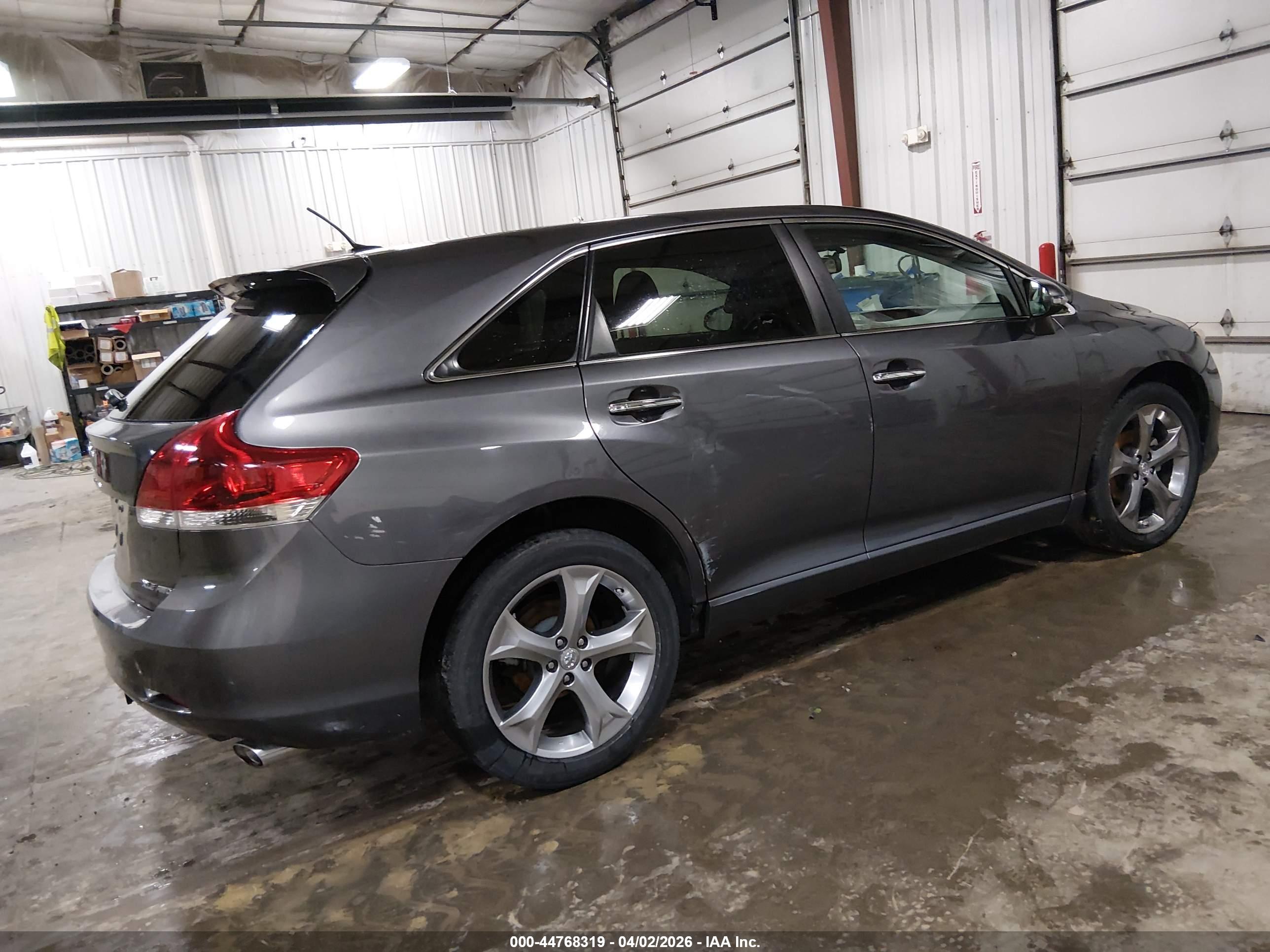 TOYOTA VENZA image 4