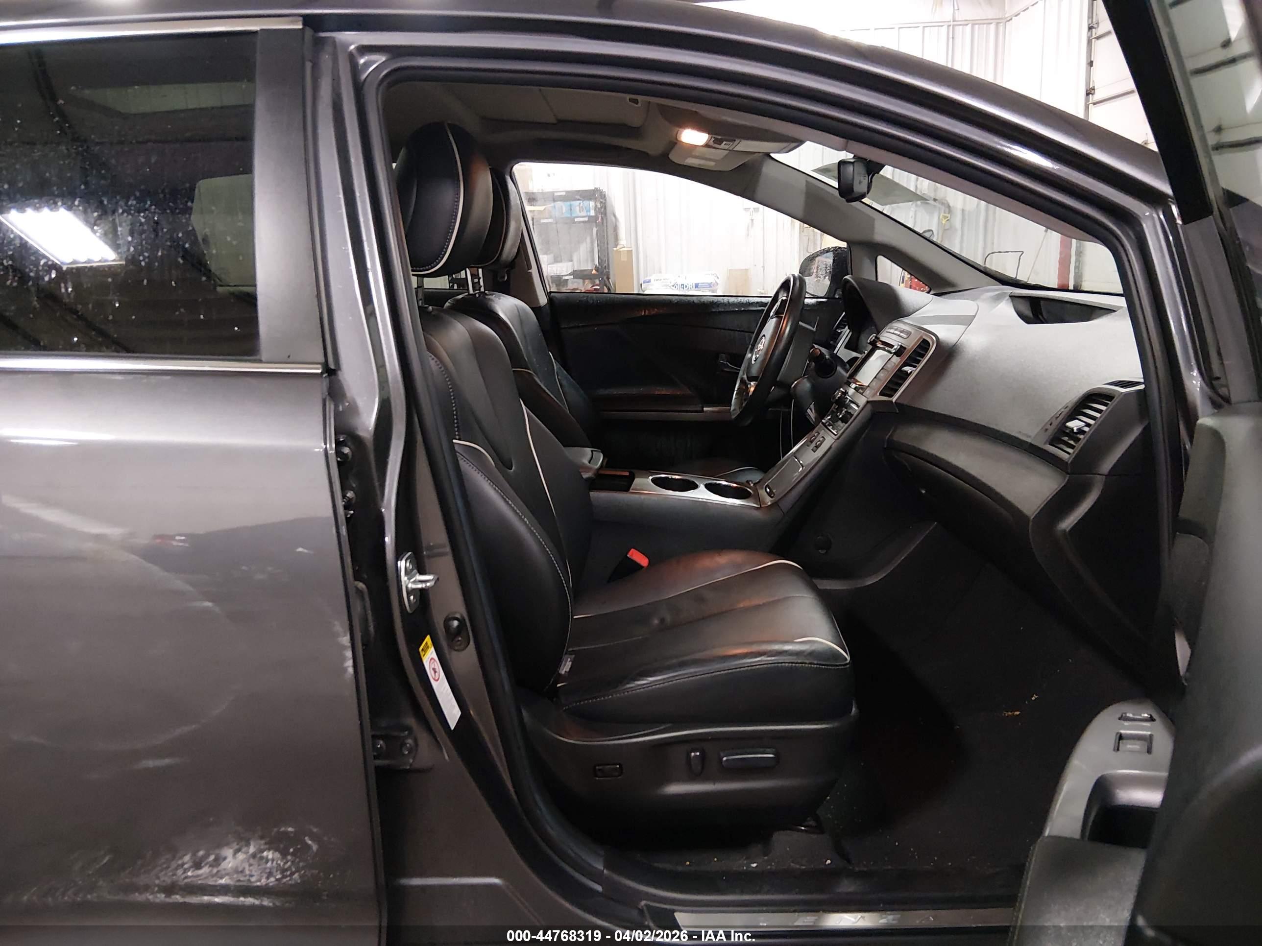 TOYOTA VENZA image 5