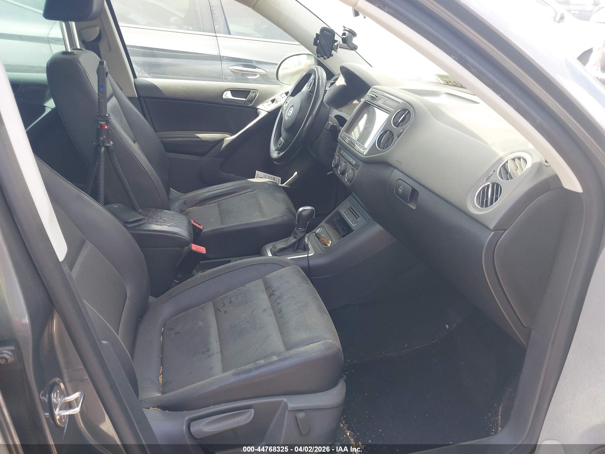 VOLKSWAGEN TIGUAN image 5
