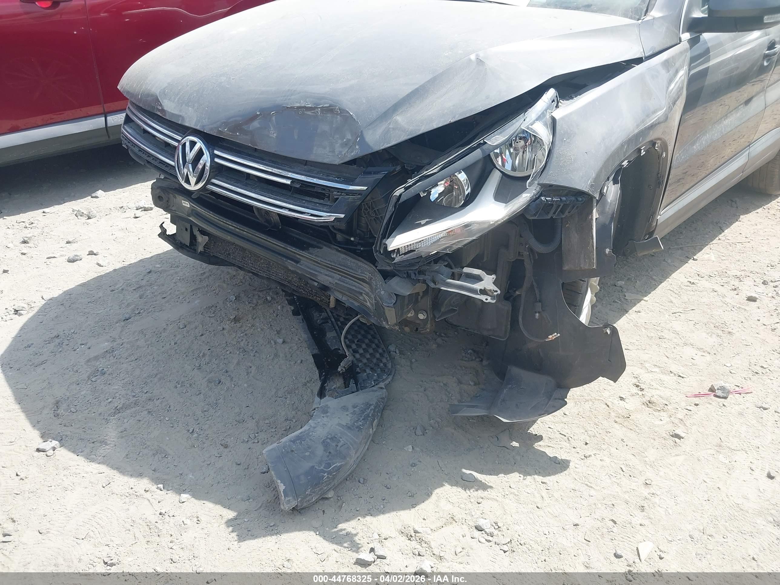 VOLKSWAGEN TIGUAN image 6