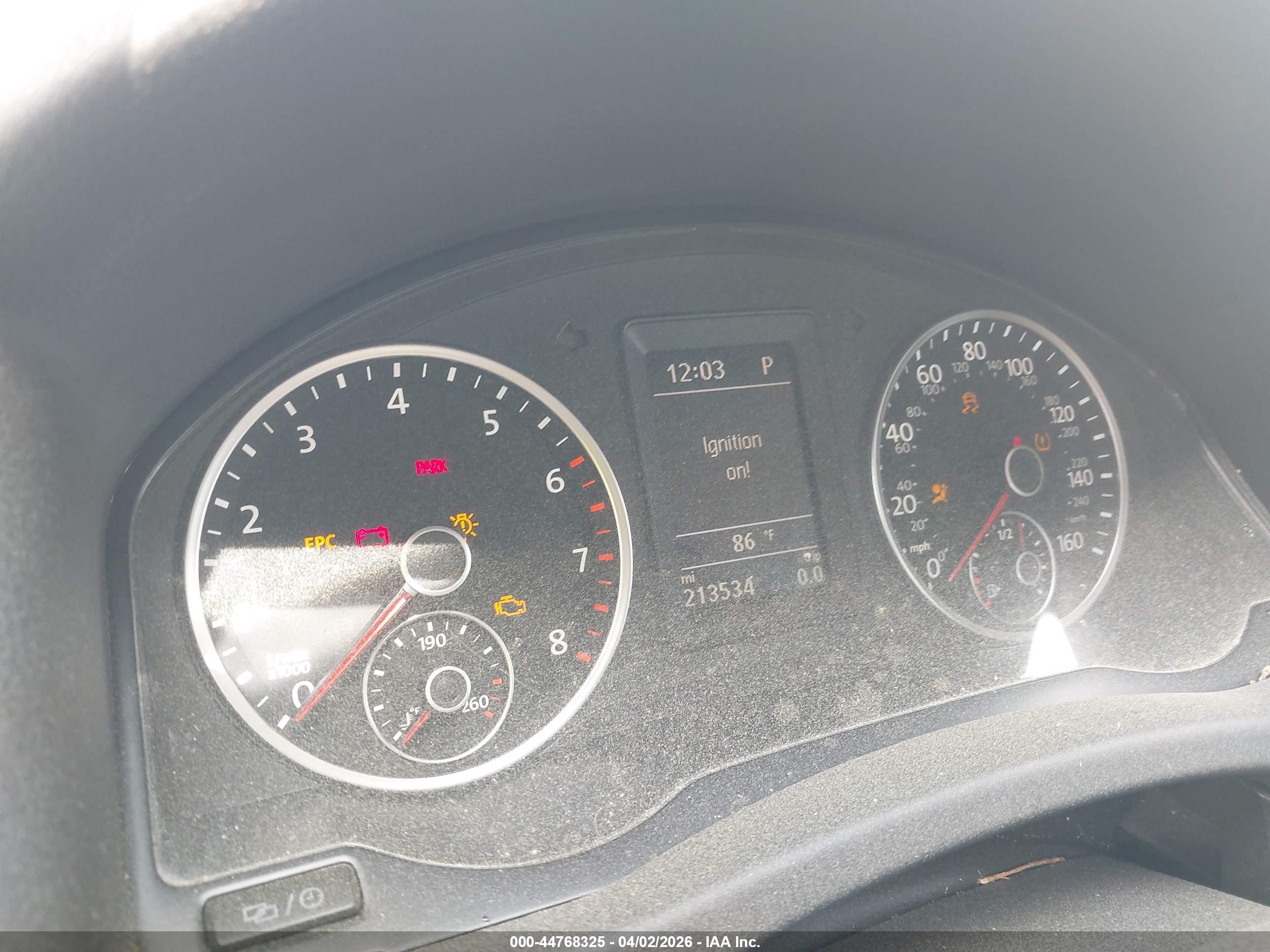 VOLKSWAGEN TIGUAN image 7