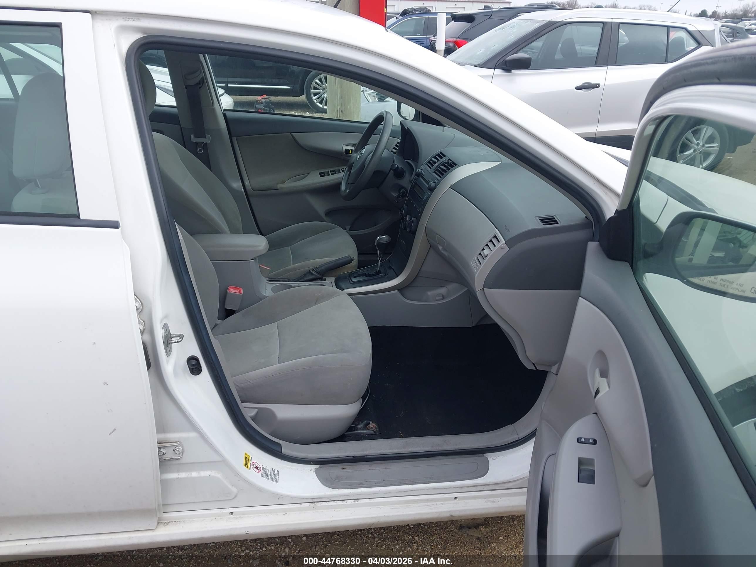 TOYOTA COROLLA image 5