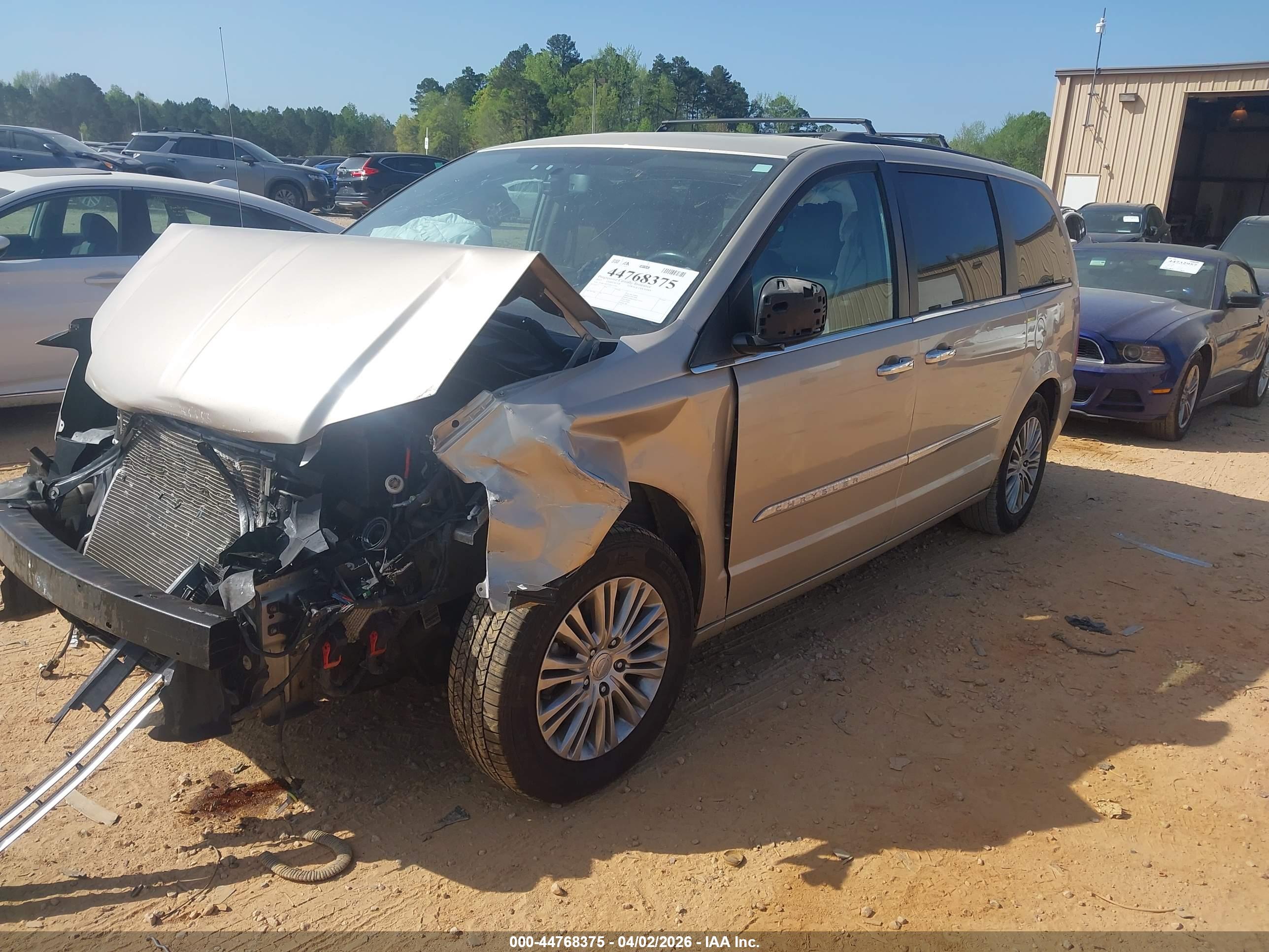 CHRYSLER TOWN image 2