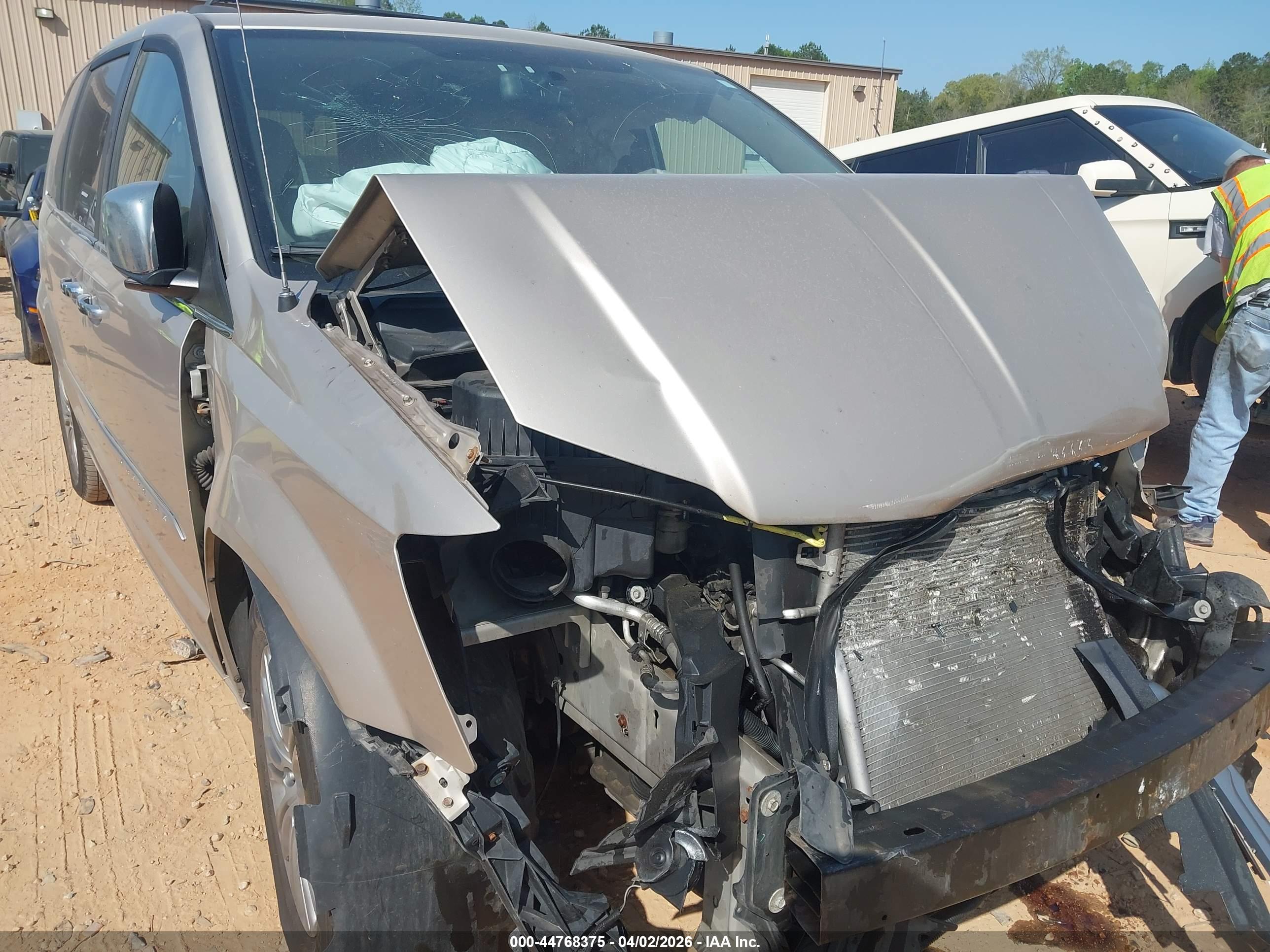 CHRYSLER TOWN image 6