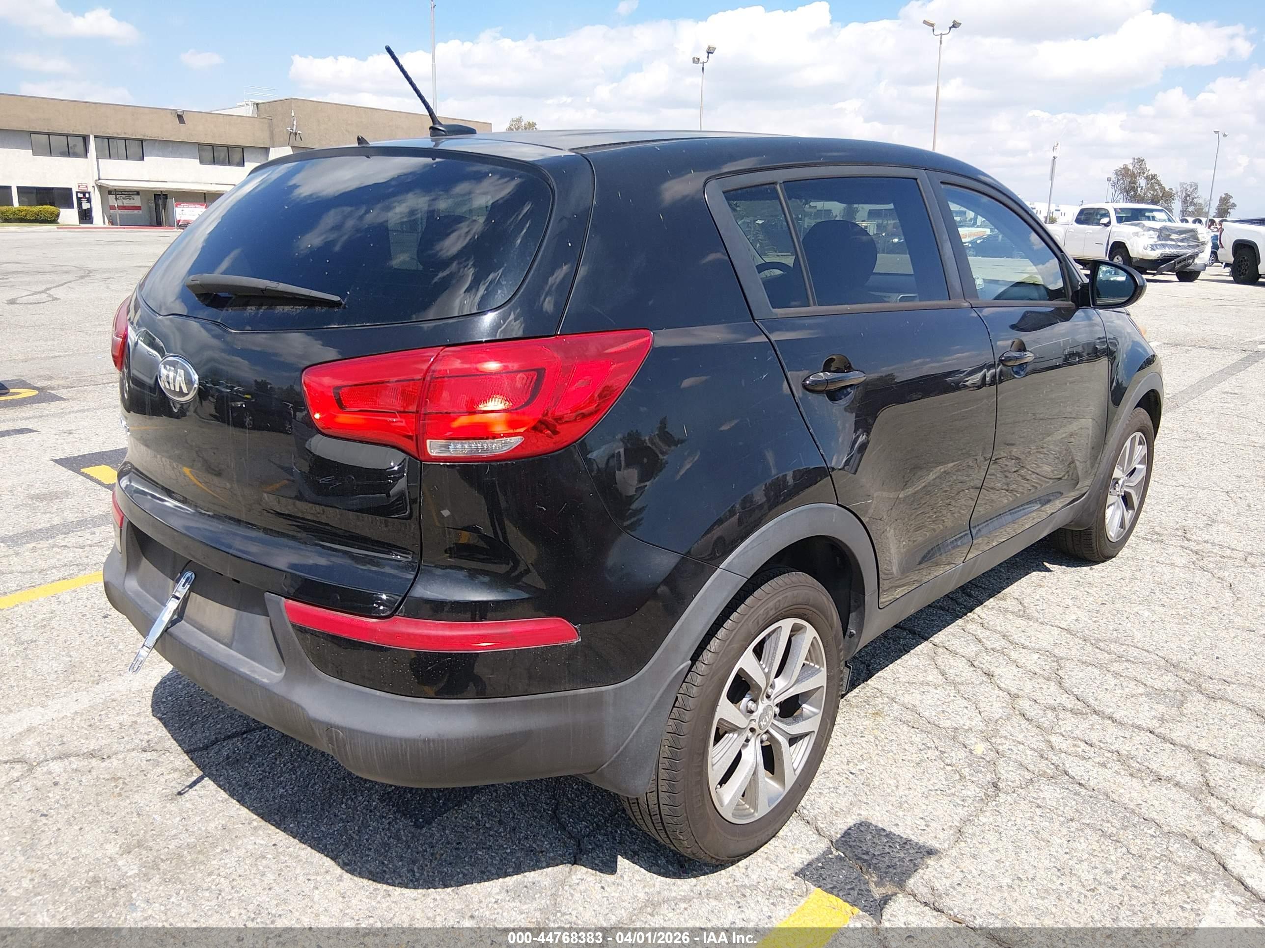 KIA SPORTAGE image 4