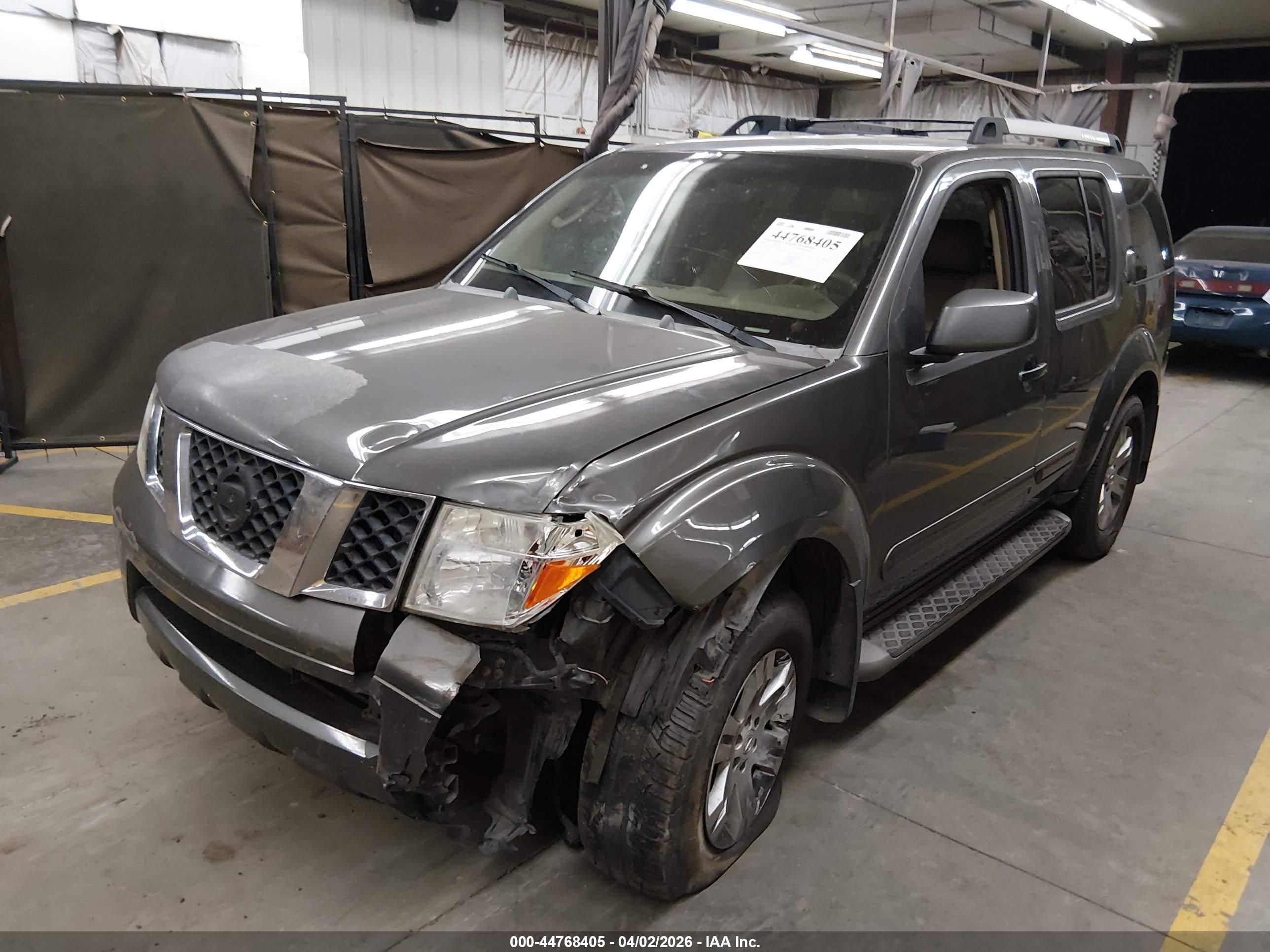 NISSAN PATHFINDER image 2