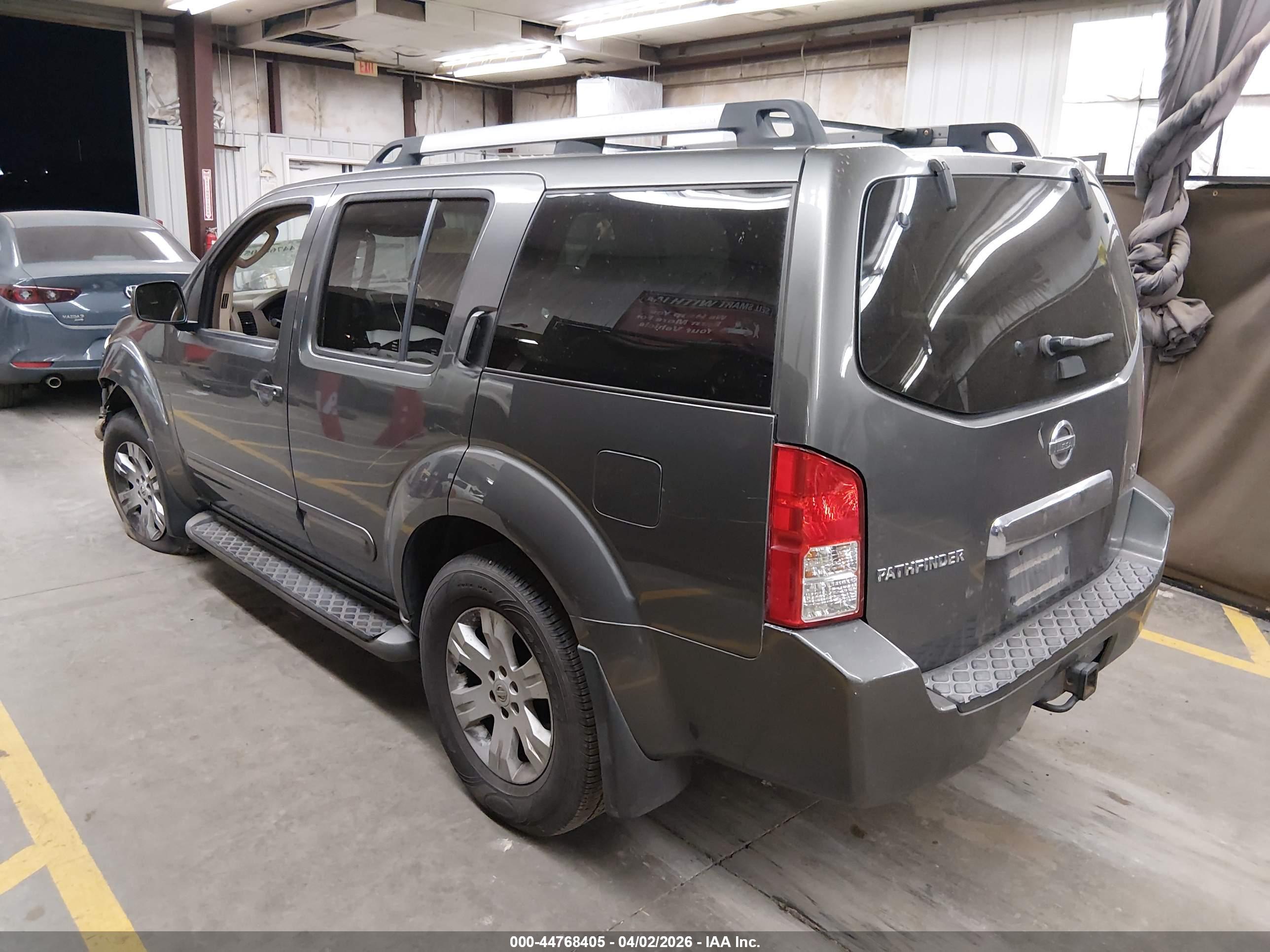 NISSAN PATHFINDER image 3
