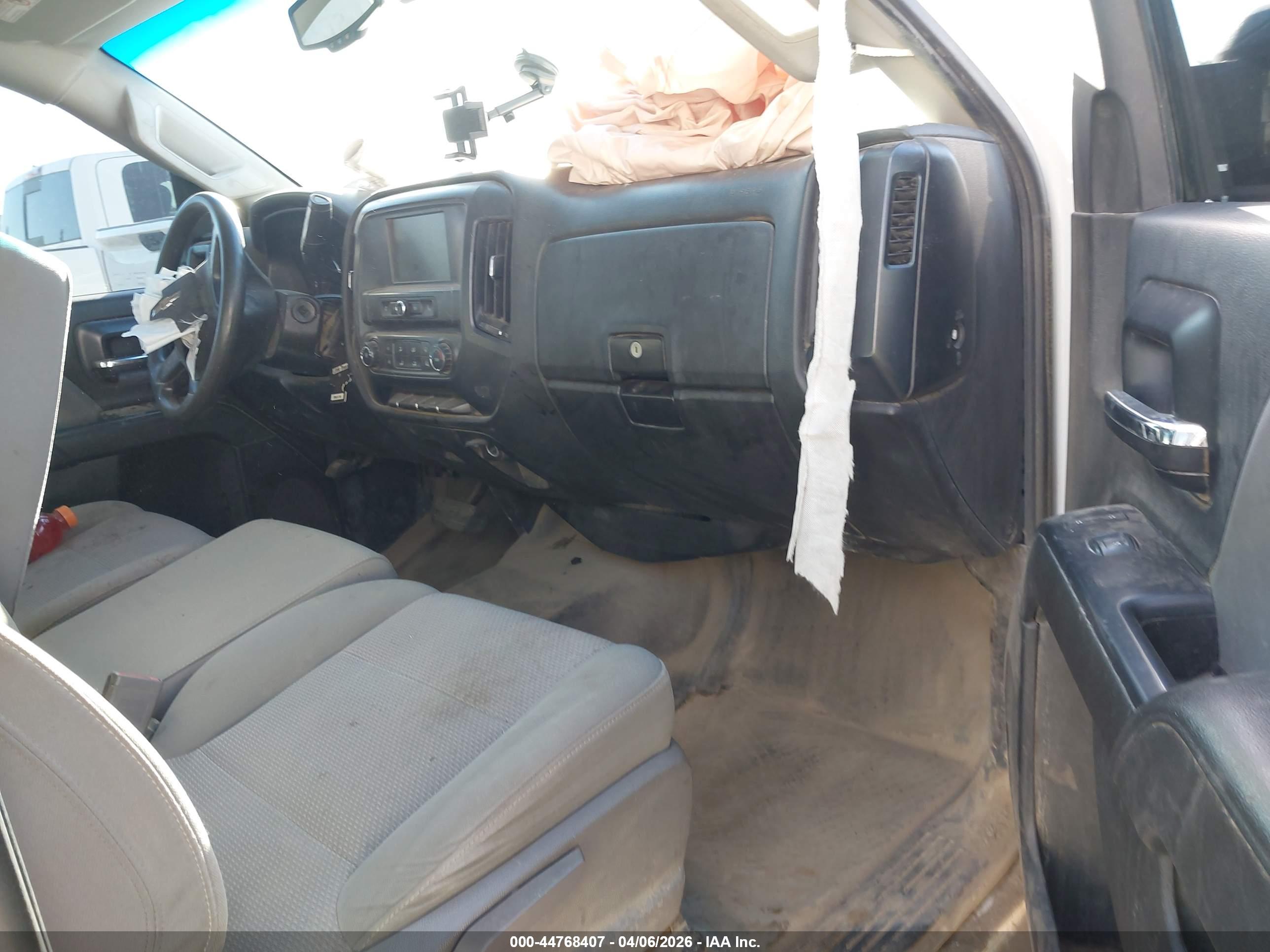CHEVROLET SILVERADO image 5