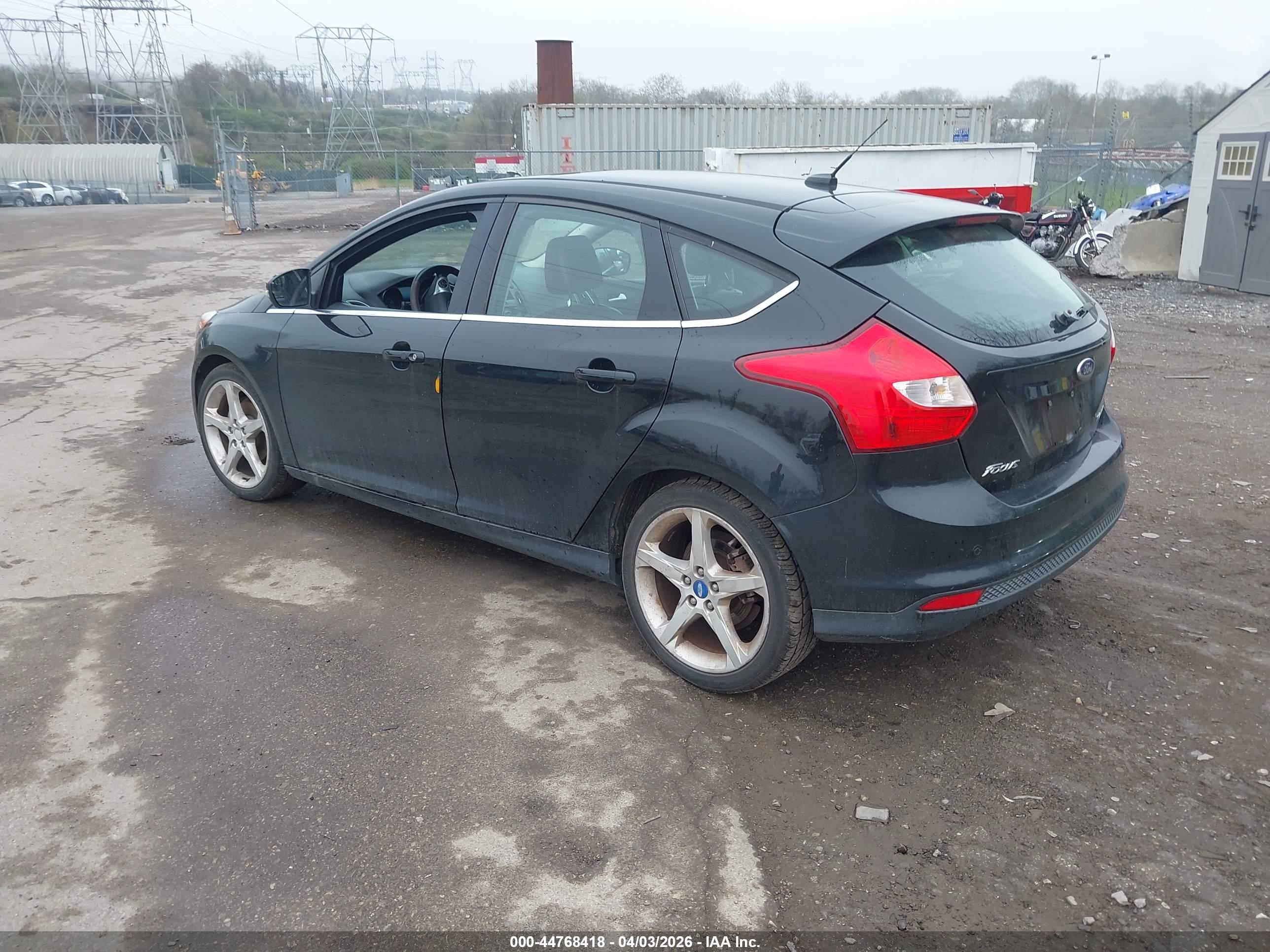 FORD FOCUS image 3