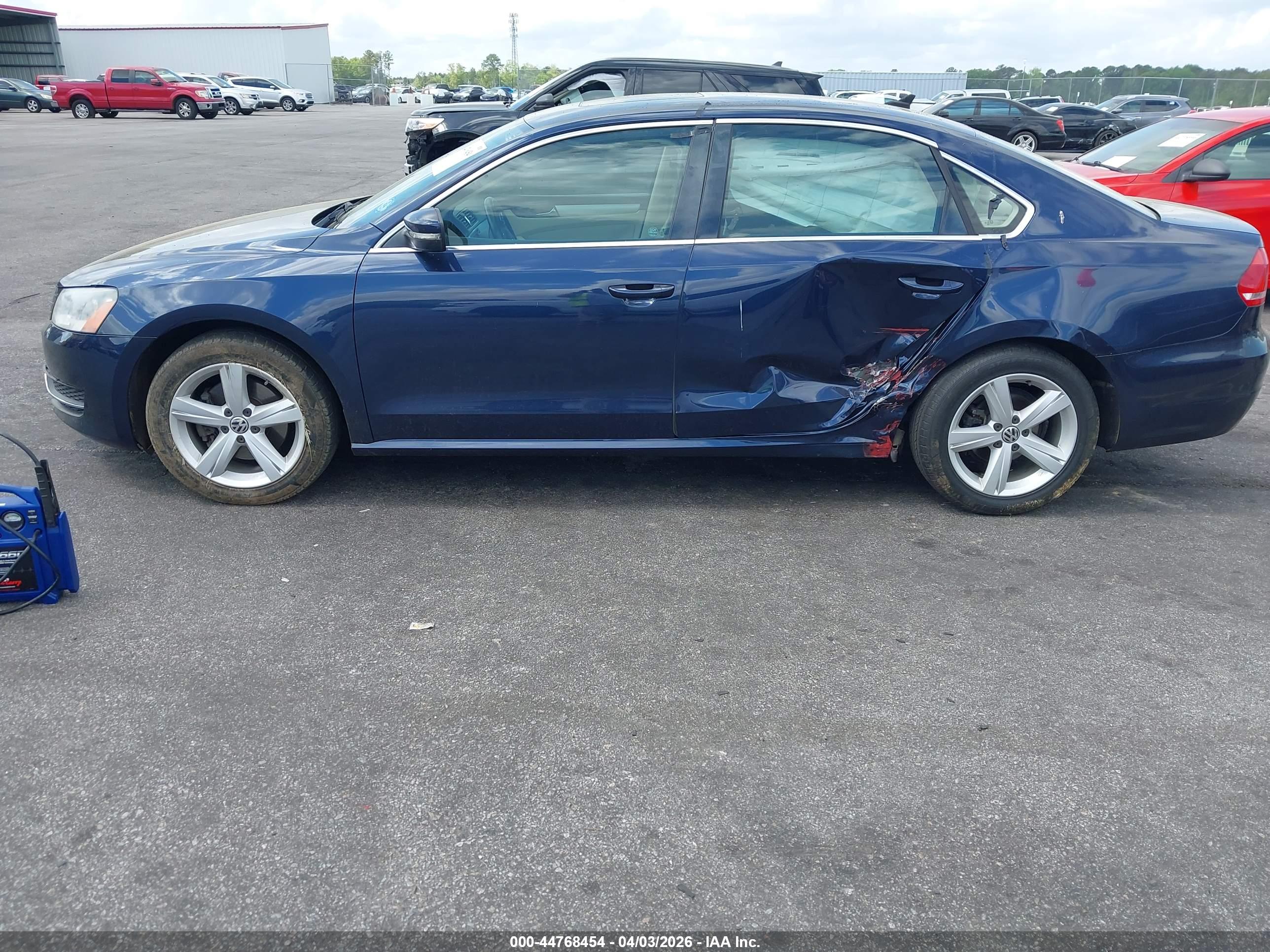 VOLKSWAGEN PASSAT image 6