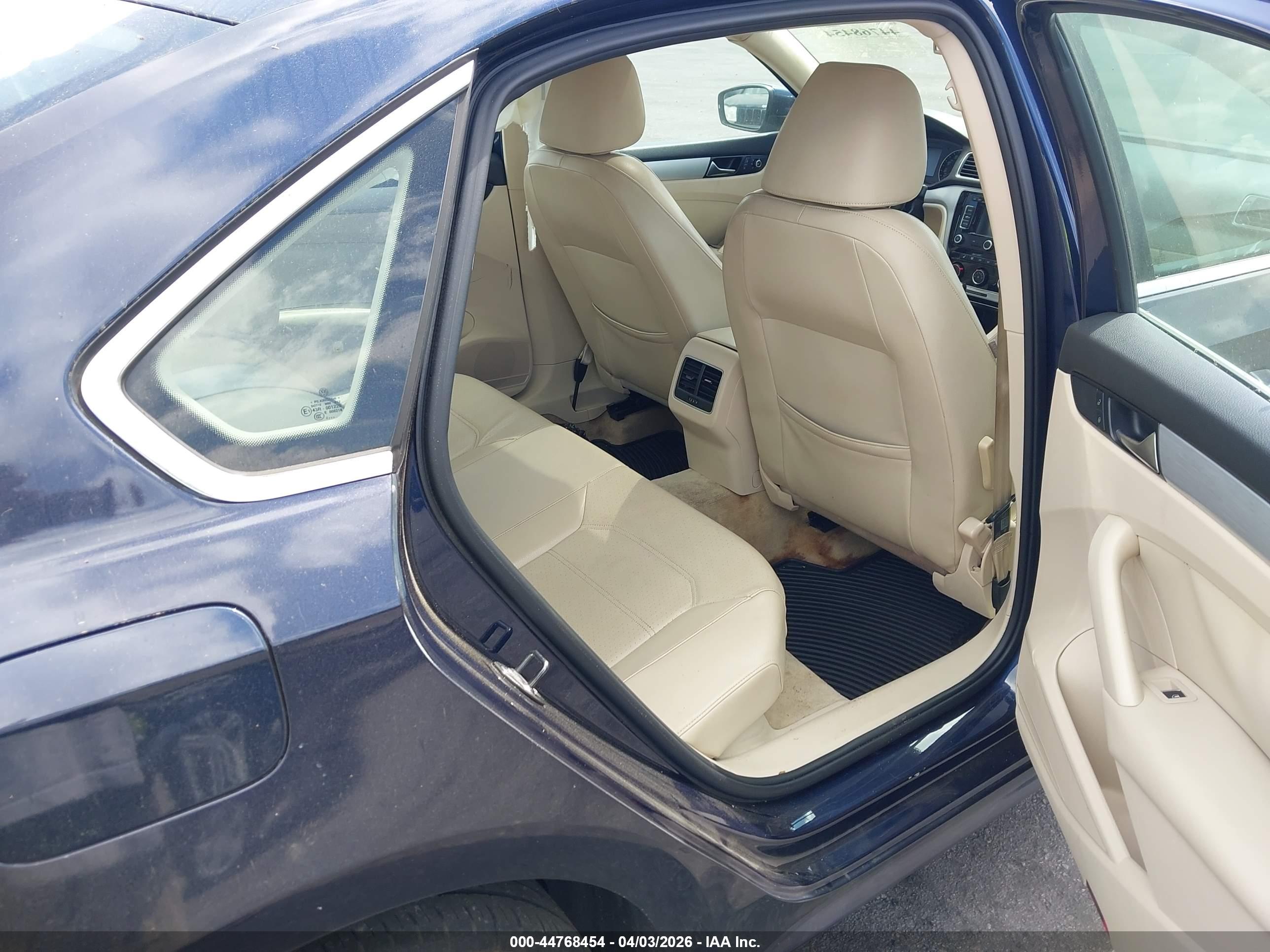 VOLKSWAGEN PASSAT image 8