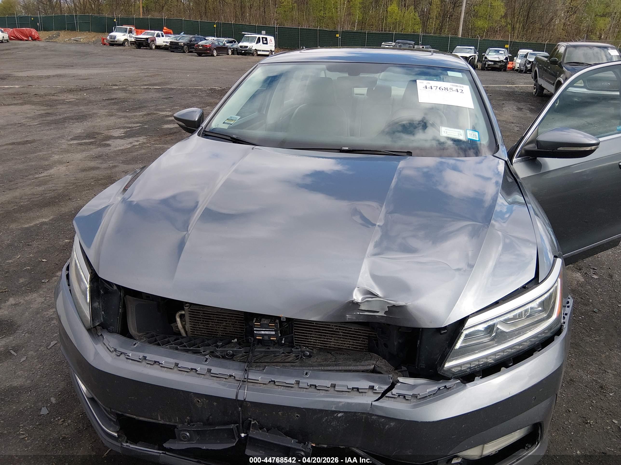 VOLKSWAGEN PASSAT image 6