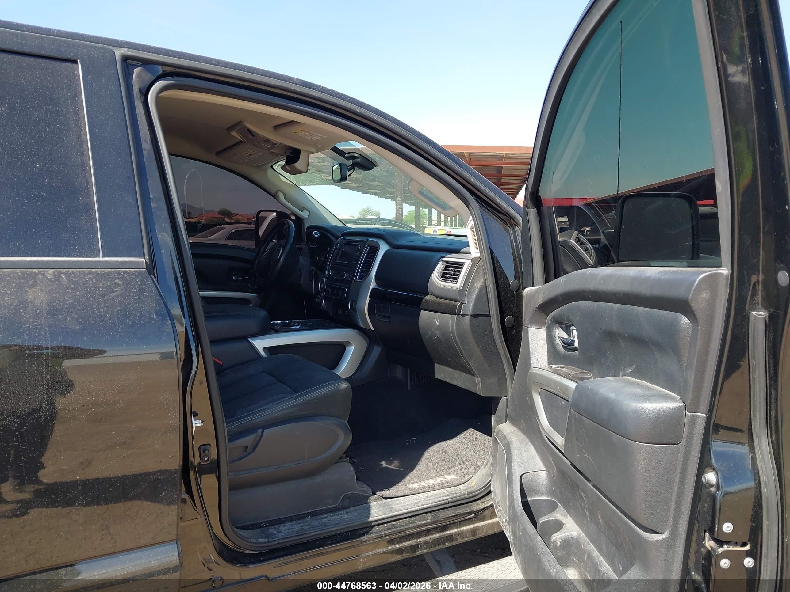 NISSAN TITAN image 5