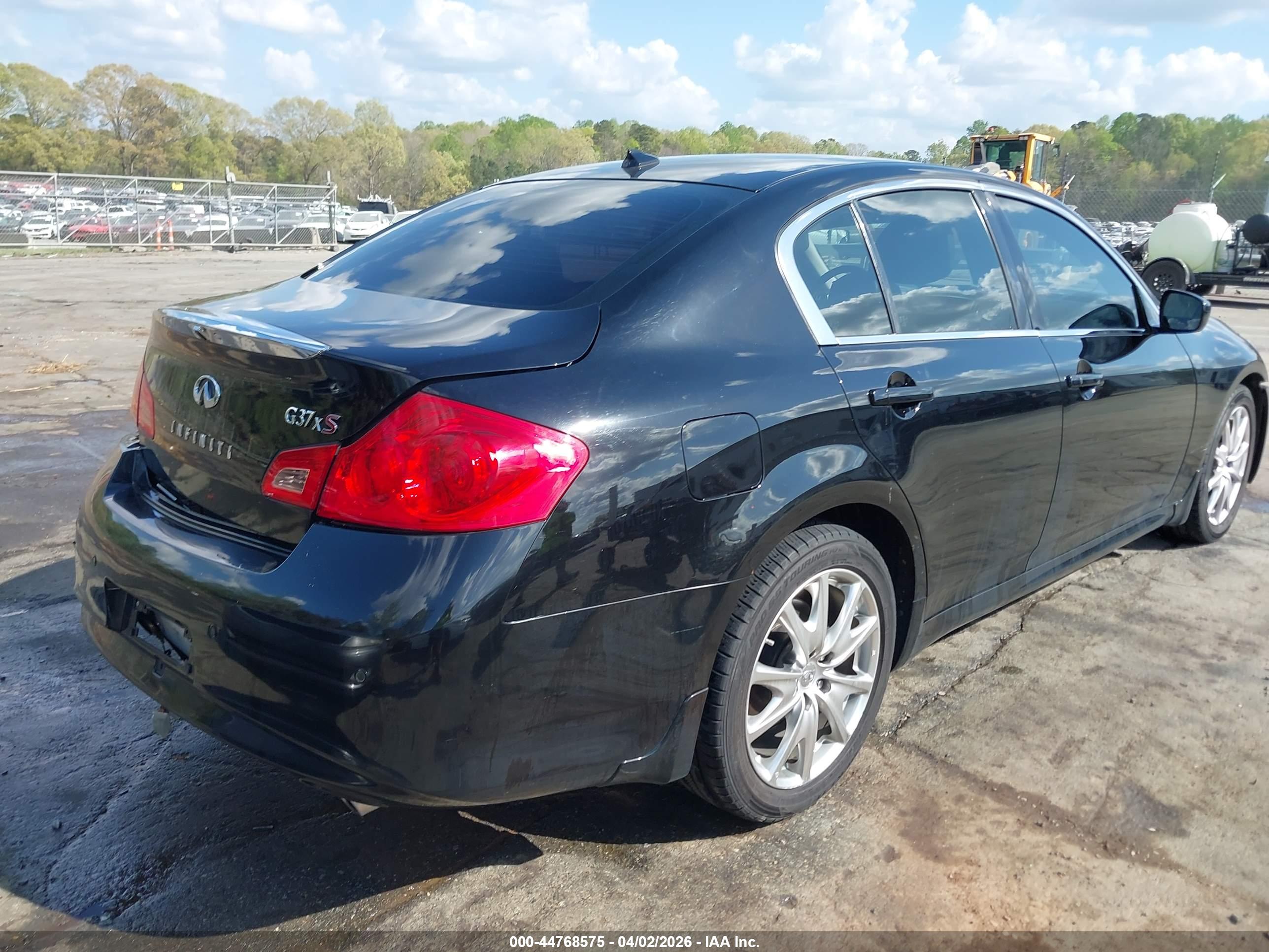 INFINITI G37X image 4