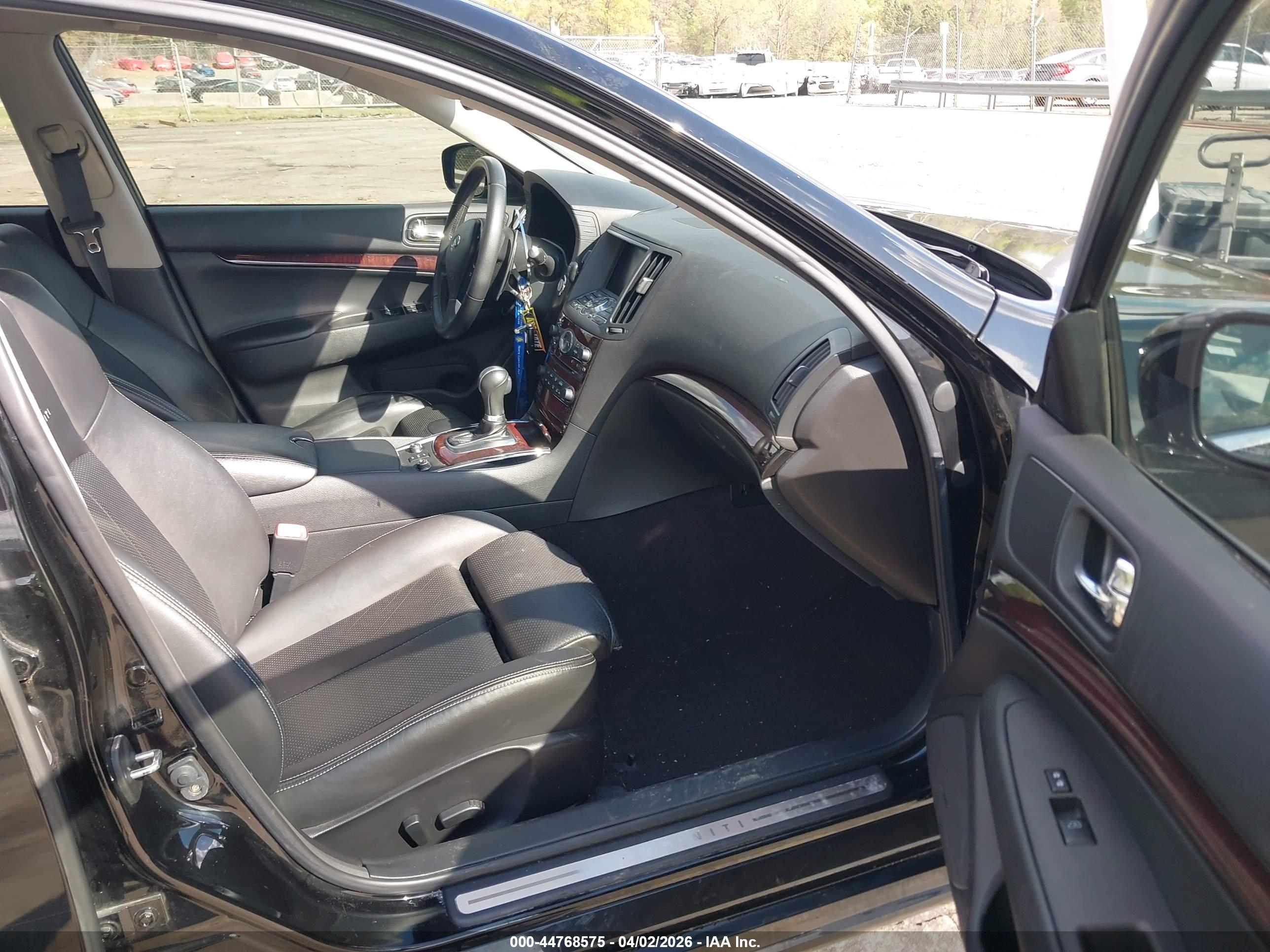 INFINITI G37X image 5