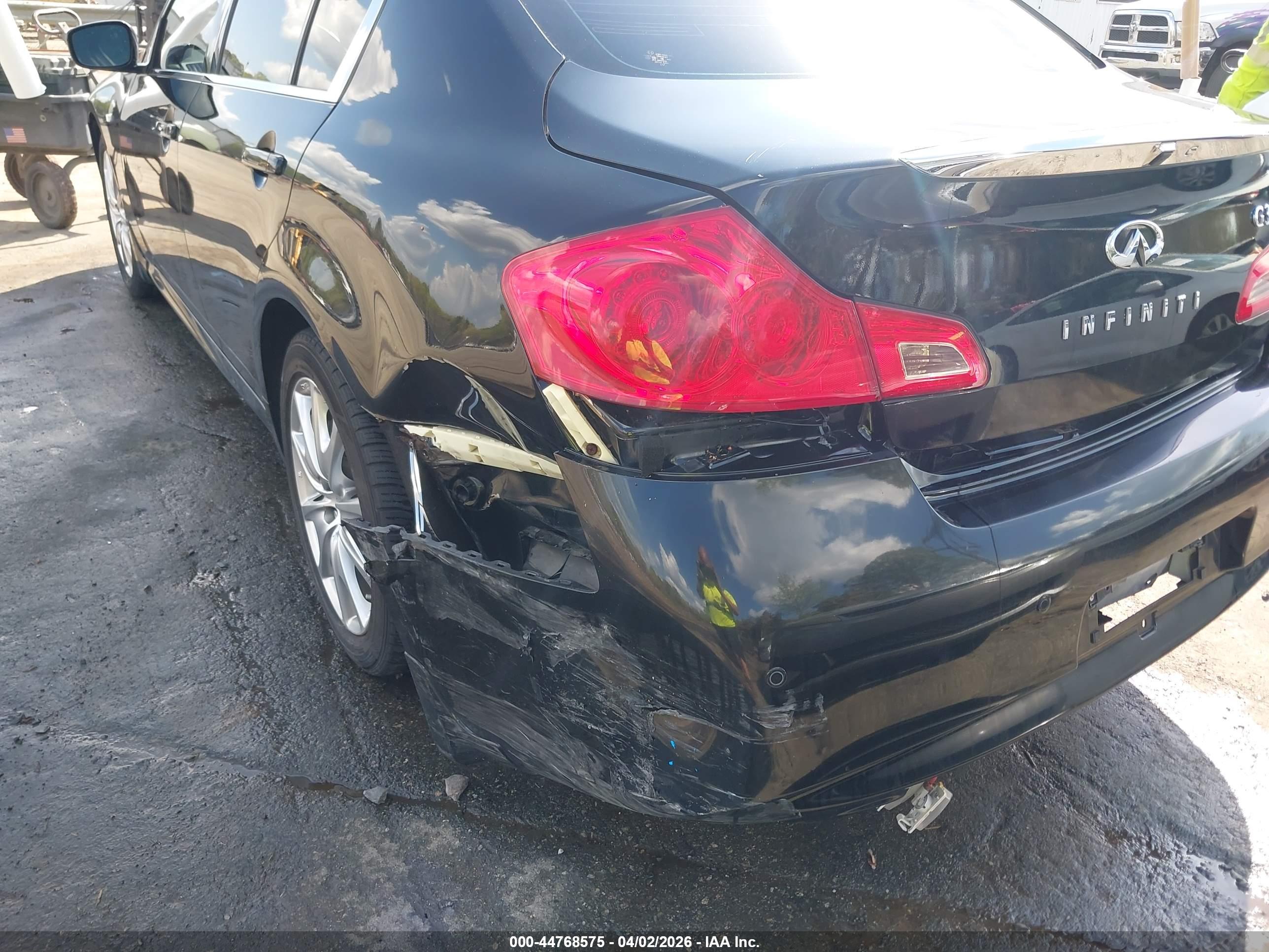 INFINITI G37X image 6