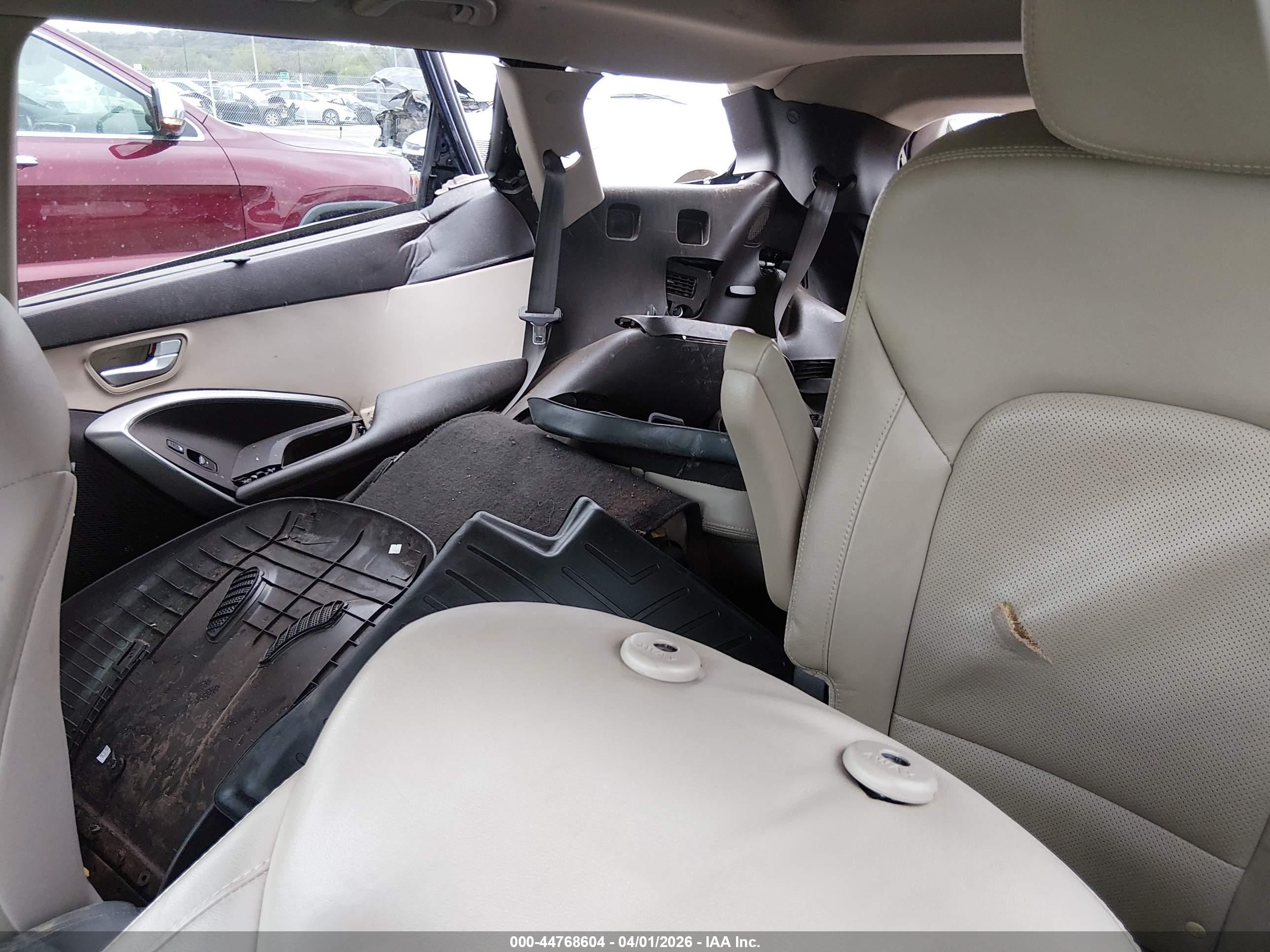 HYUNDAI SANTA image 8
