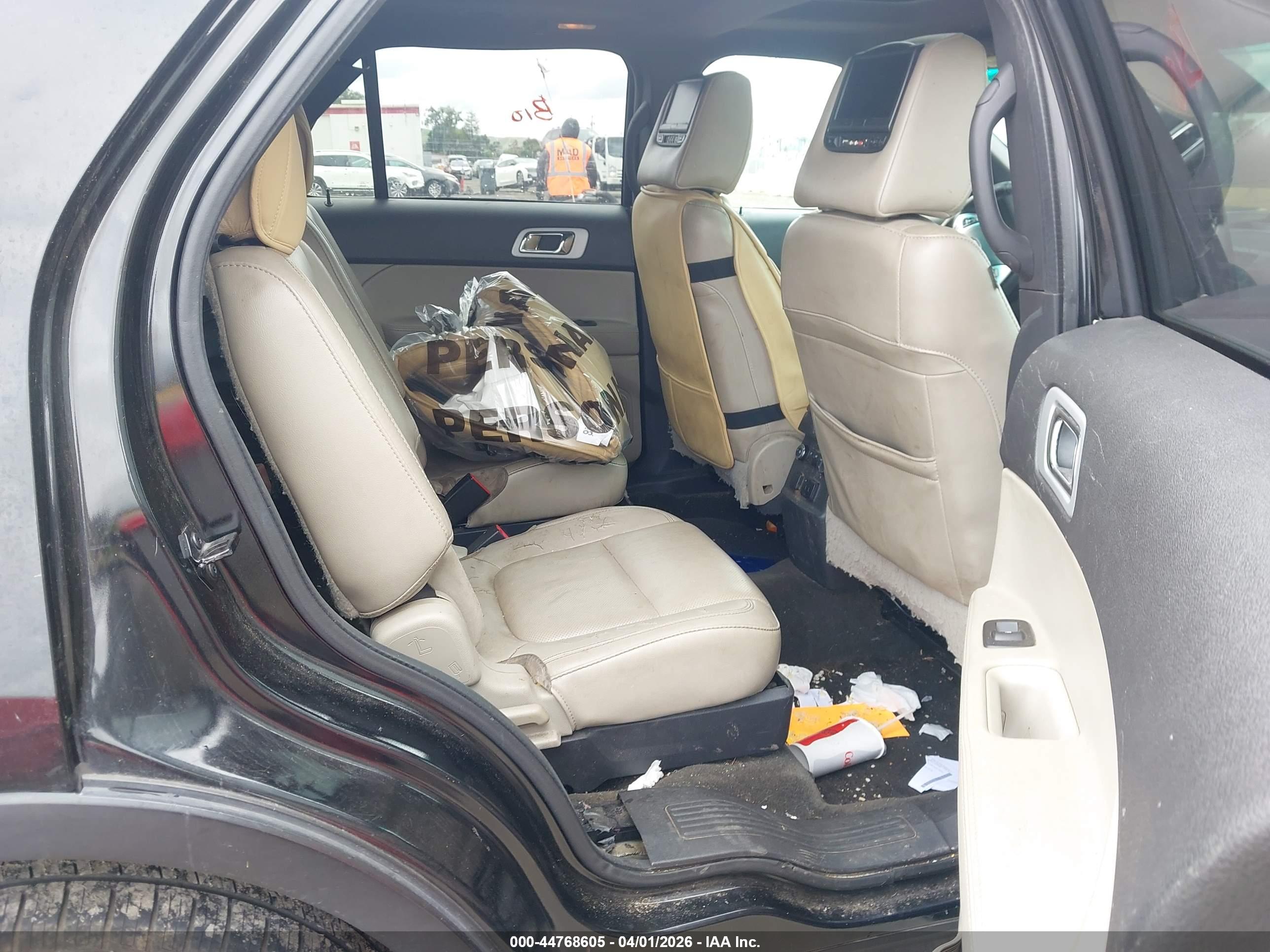 FORD EXPLORER image 8