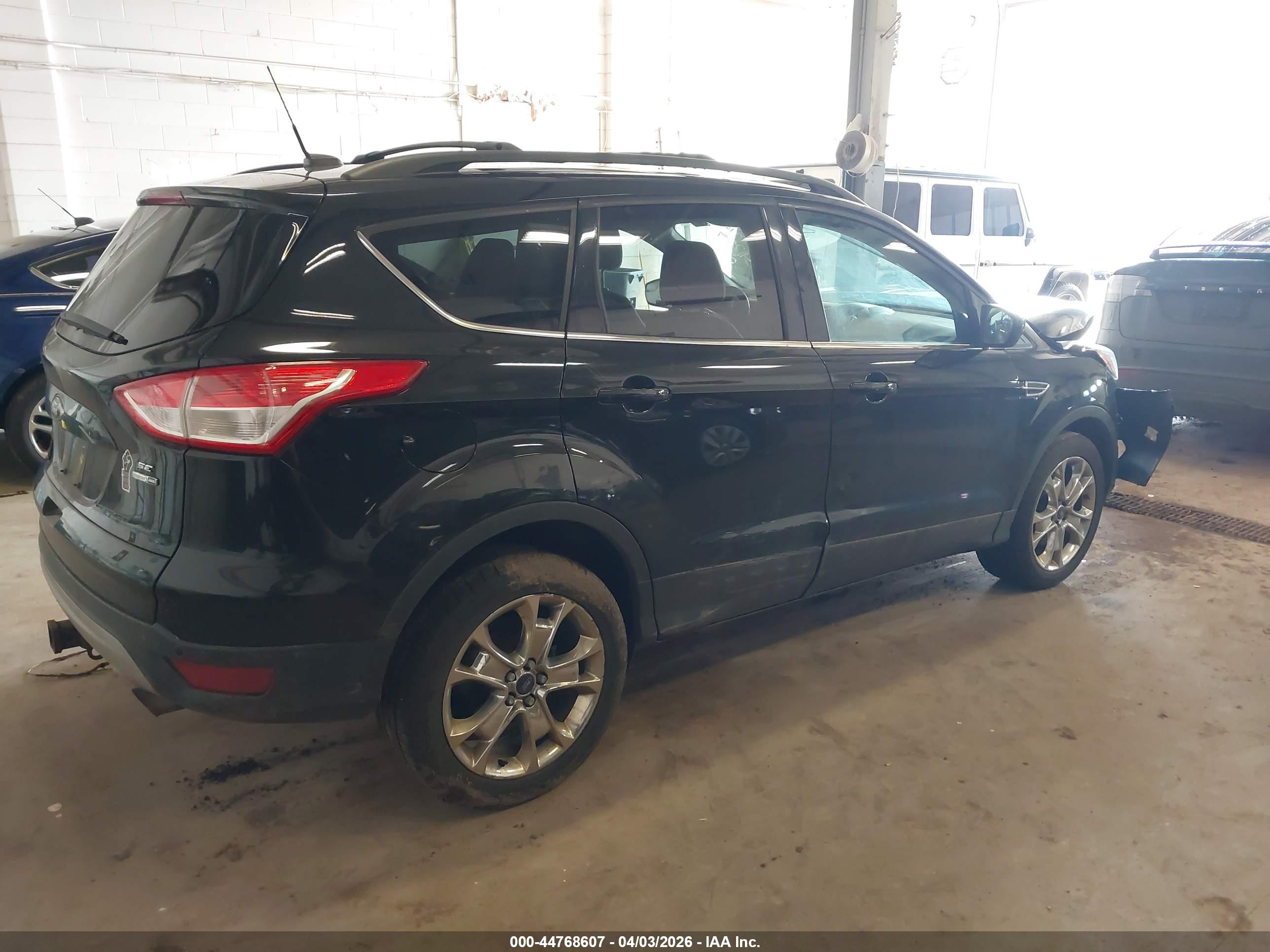 FORD ESCAPE image 4