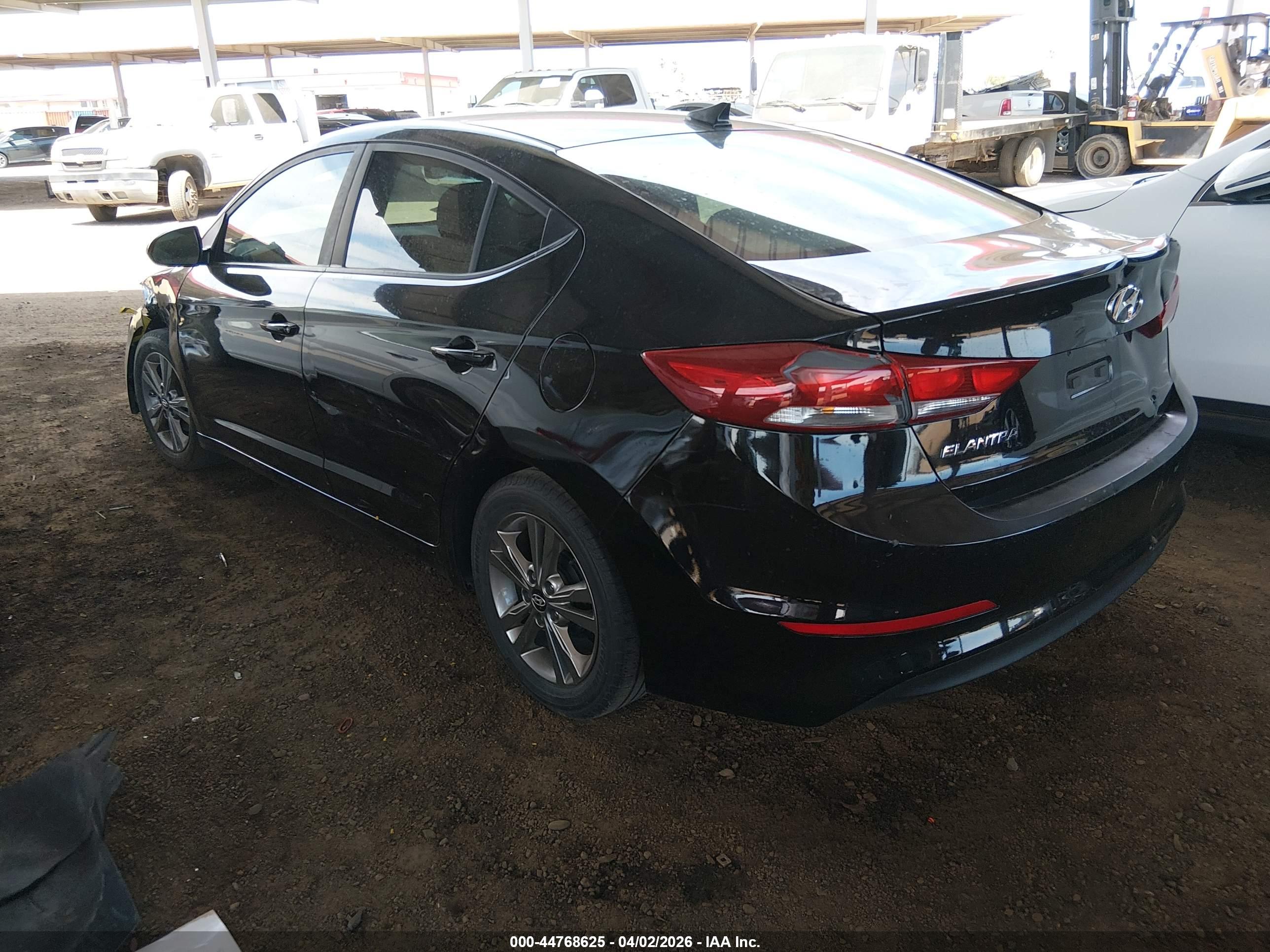 HYUNDAI ELANTRA image 3