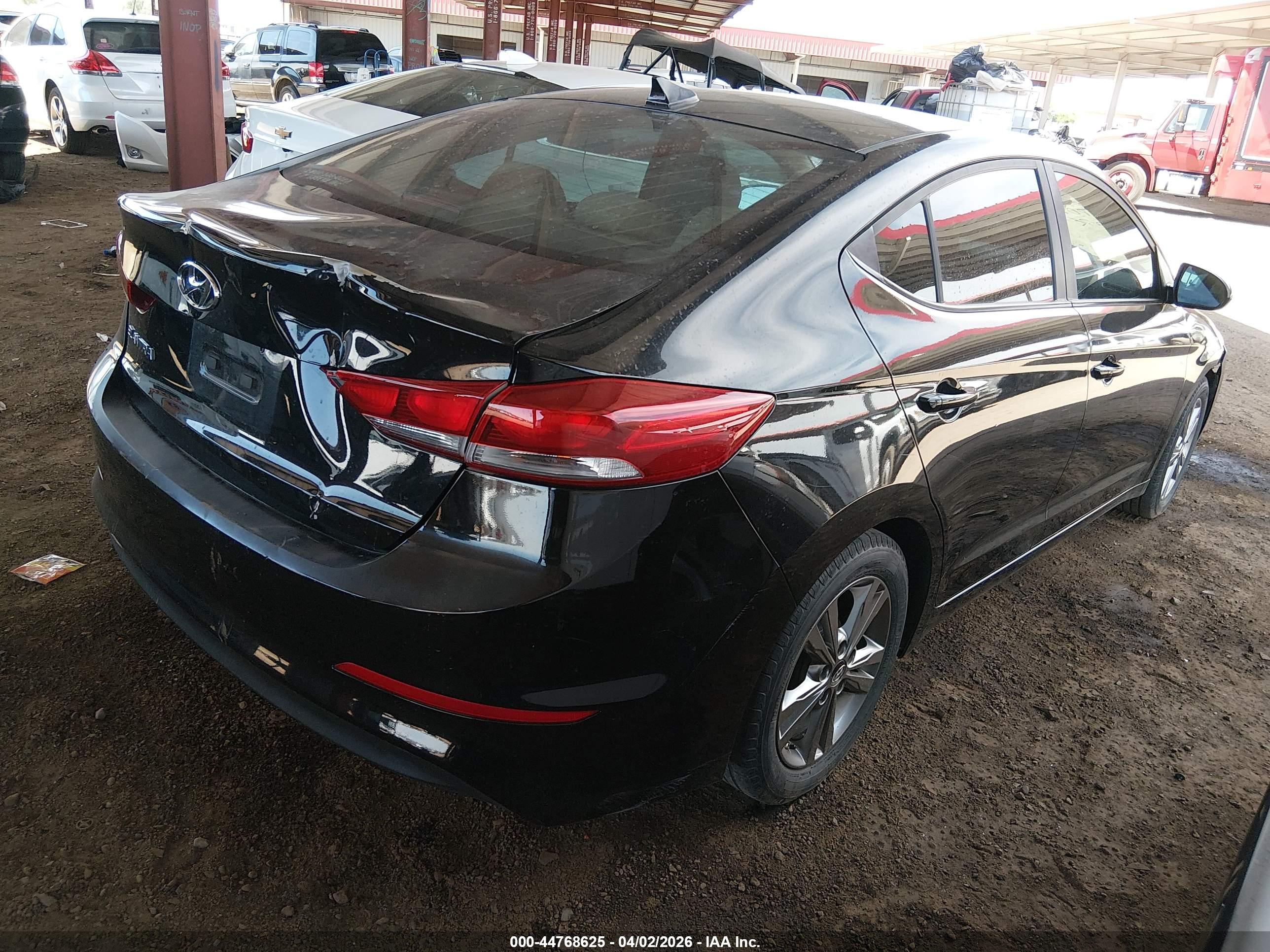 HYUNDAI ELANTRA image 4