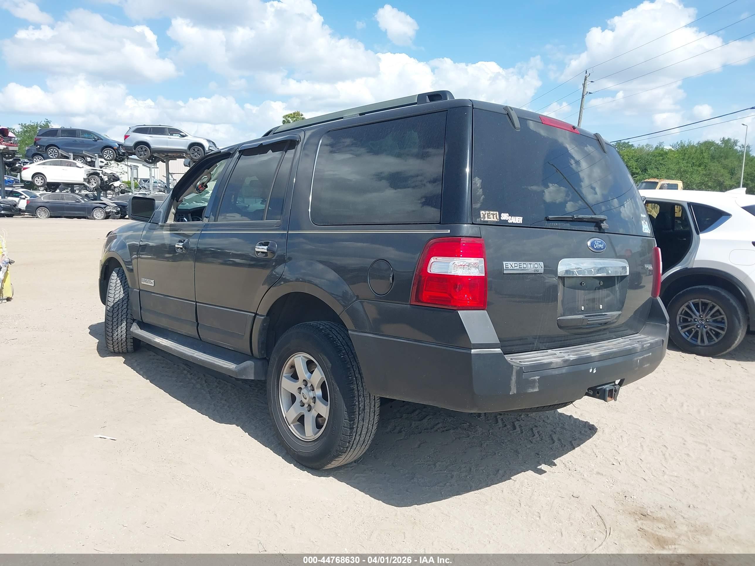 FORD EXPEDITION image 3