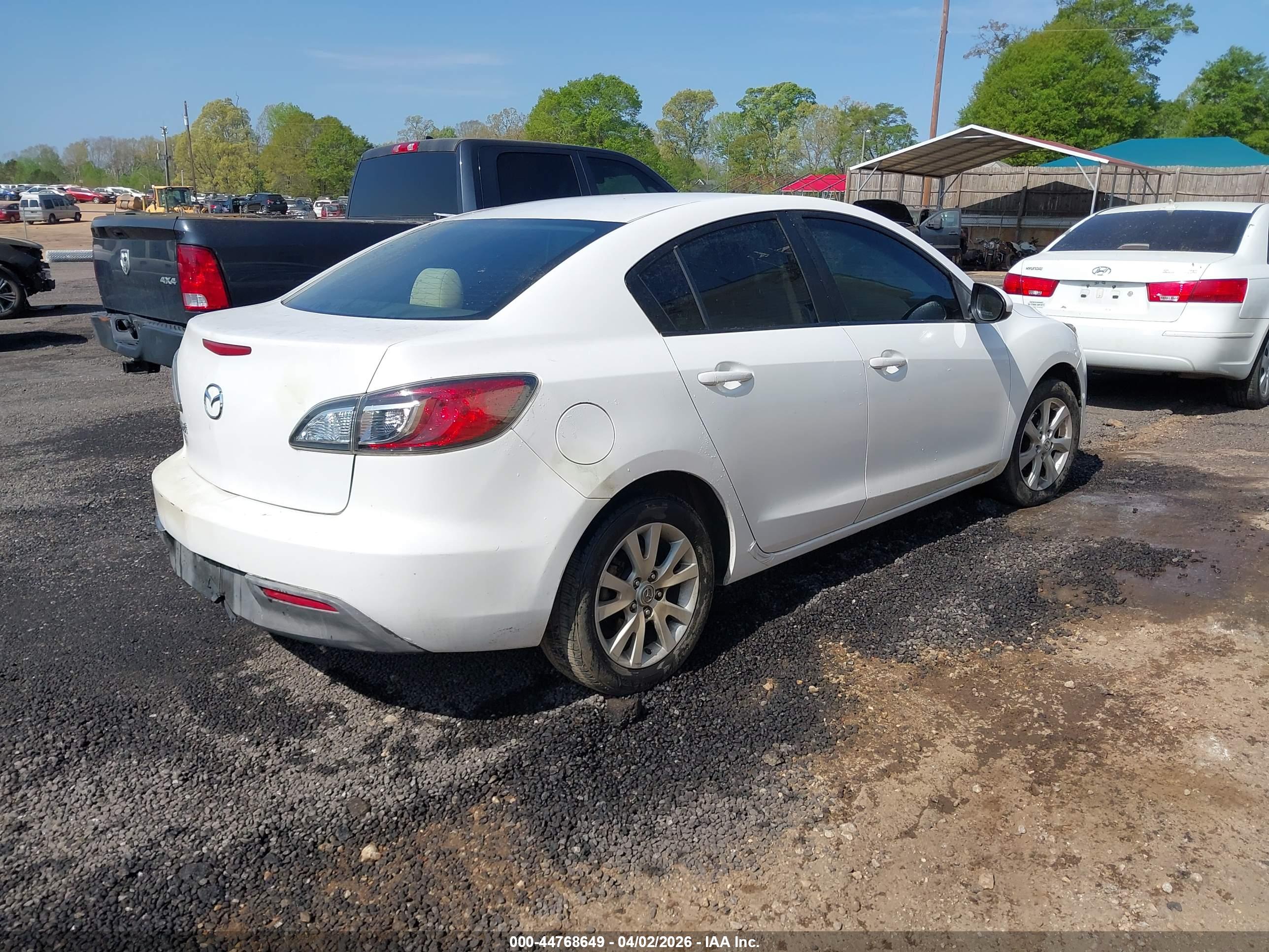 MAZDA MAZDA3 image 4