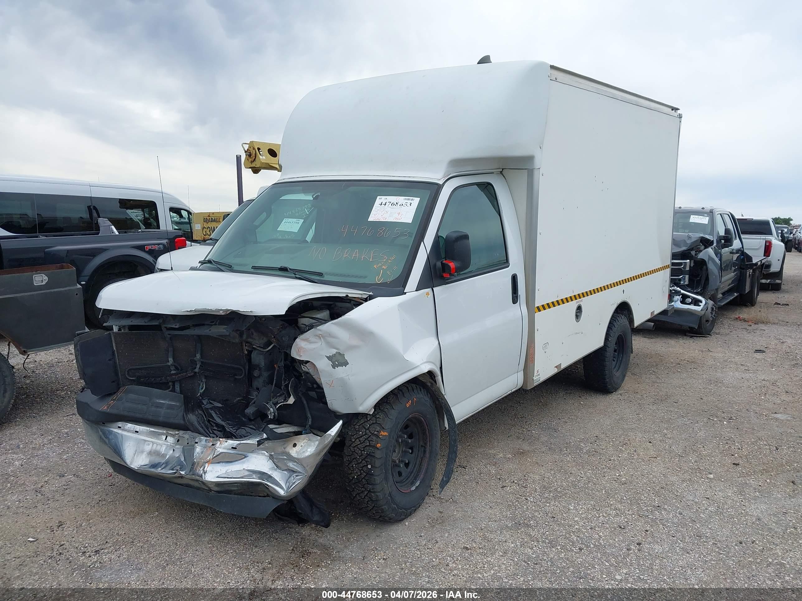 CHEVROLET EXPRESS image 2