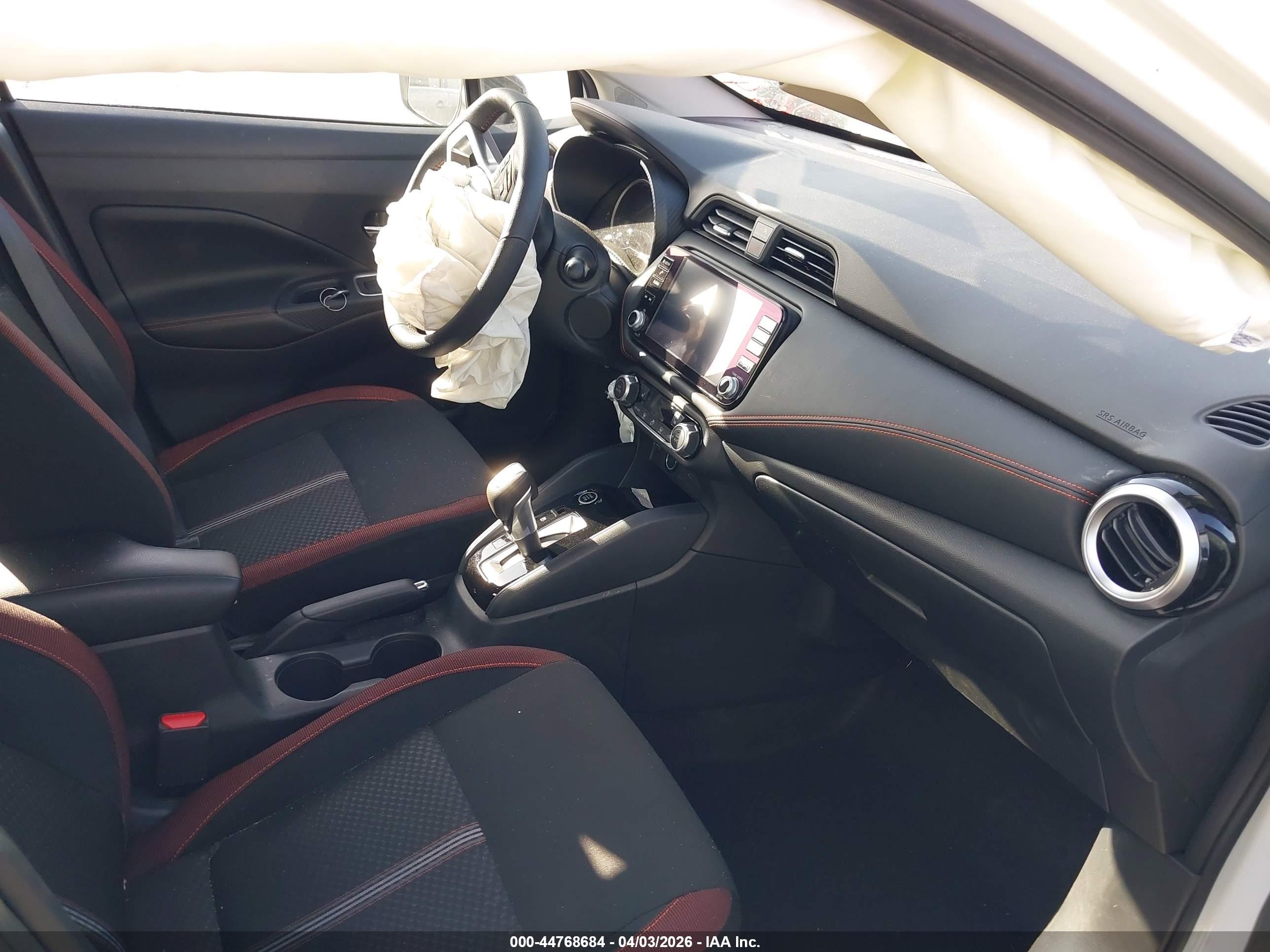 NISSAN VERSA image 5