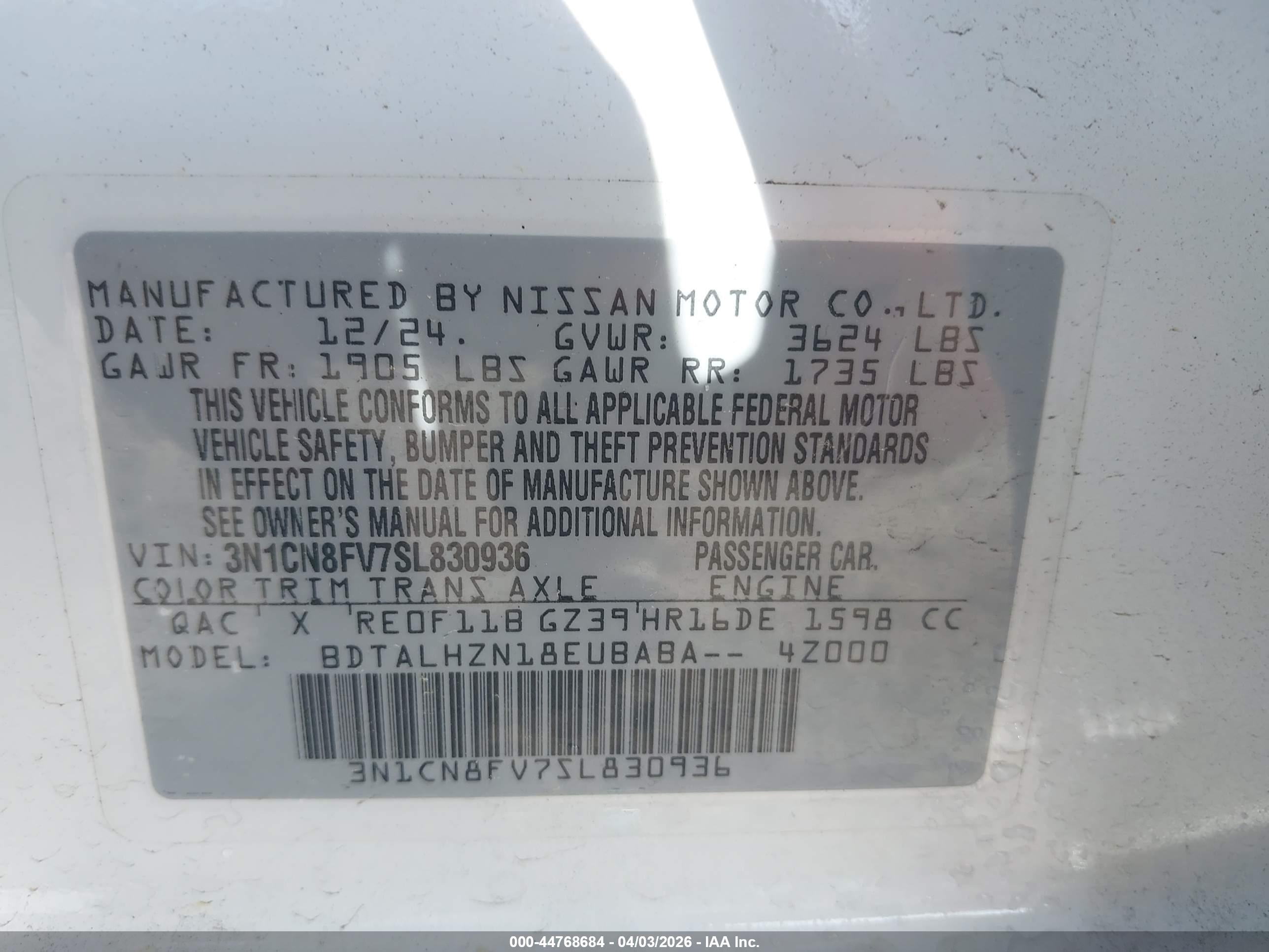 NISSAN VERSA image 9