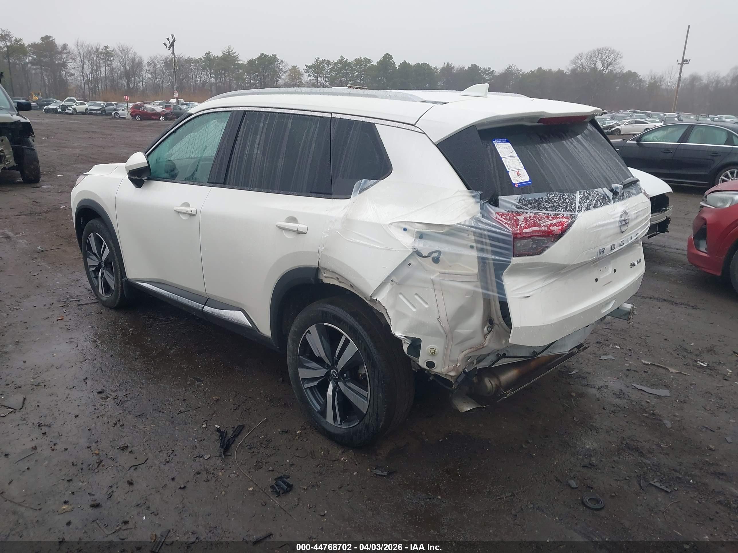NISSAN ROGUE image 3
