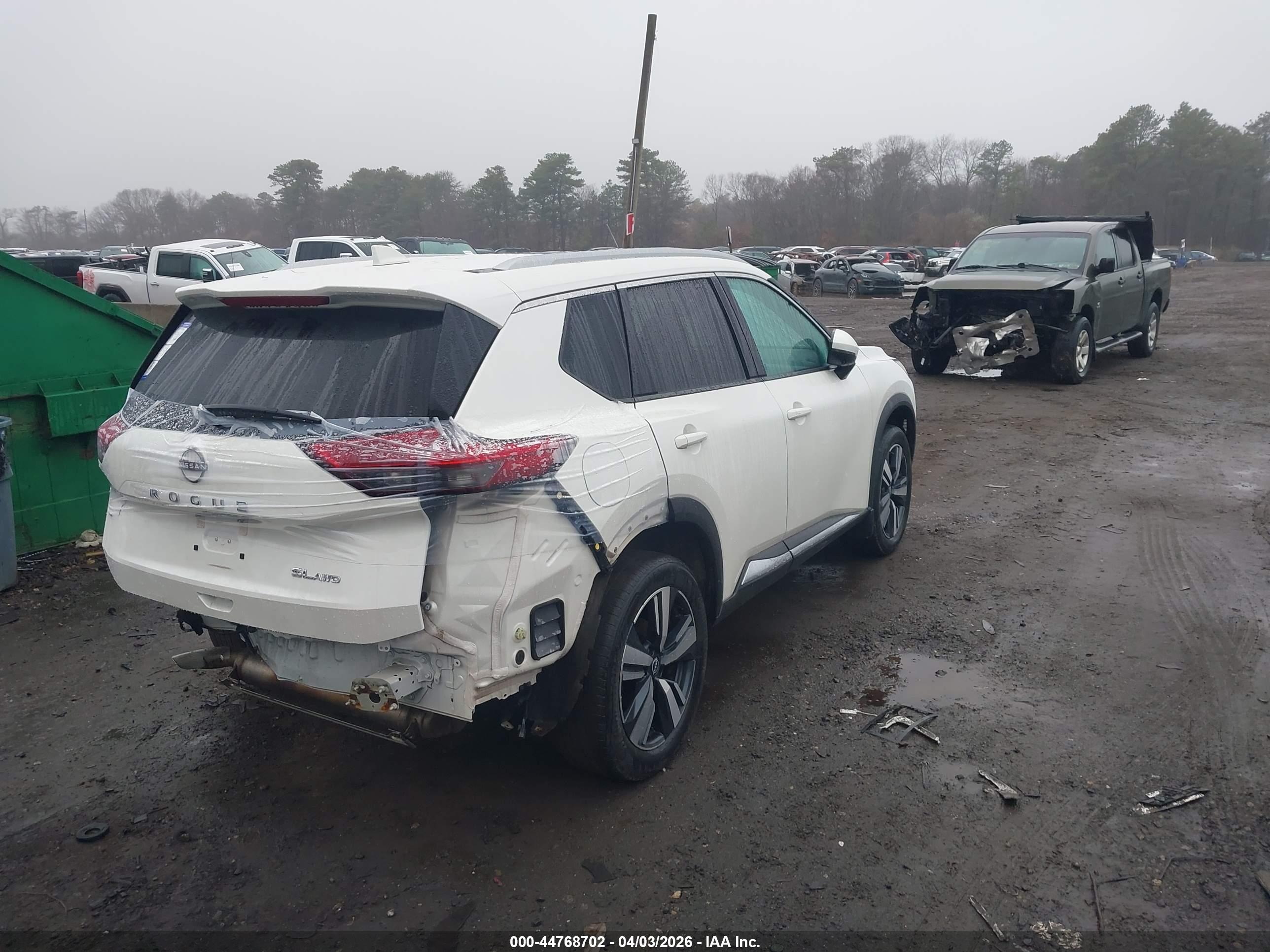 NISSAN ROGUE image 4