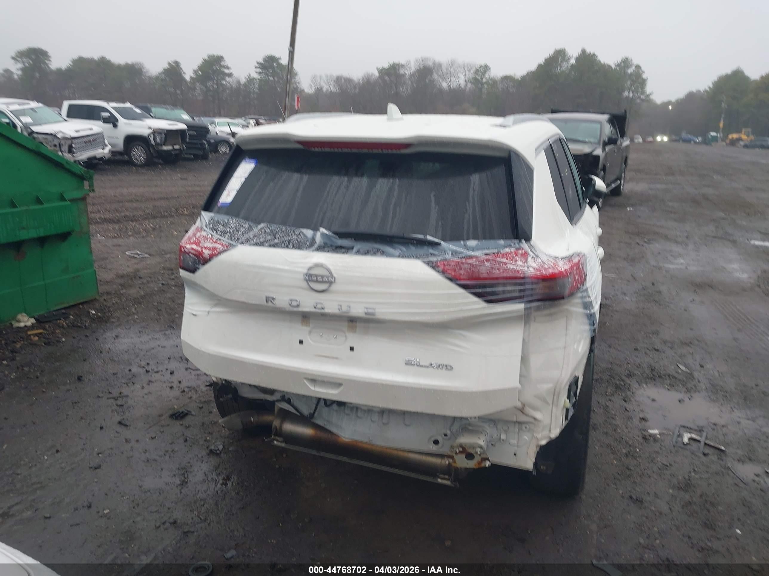 NISSAN ROGUE image 6