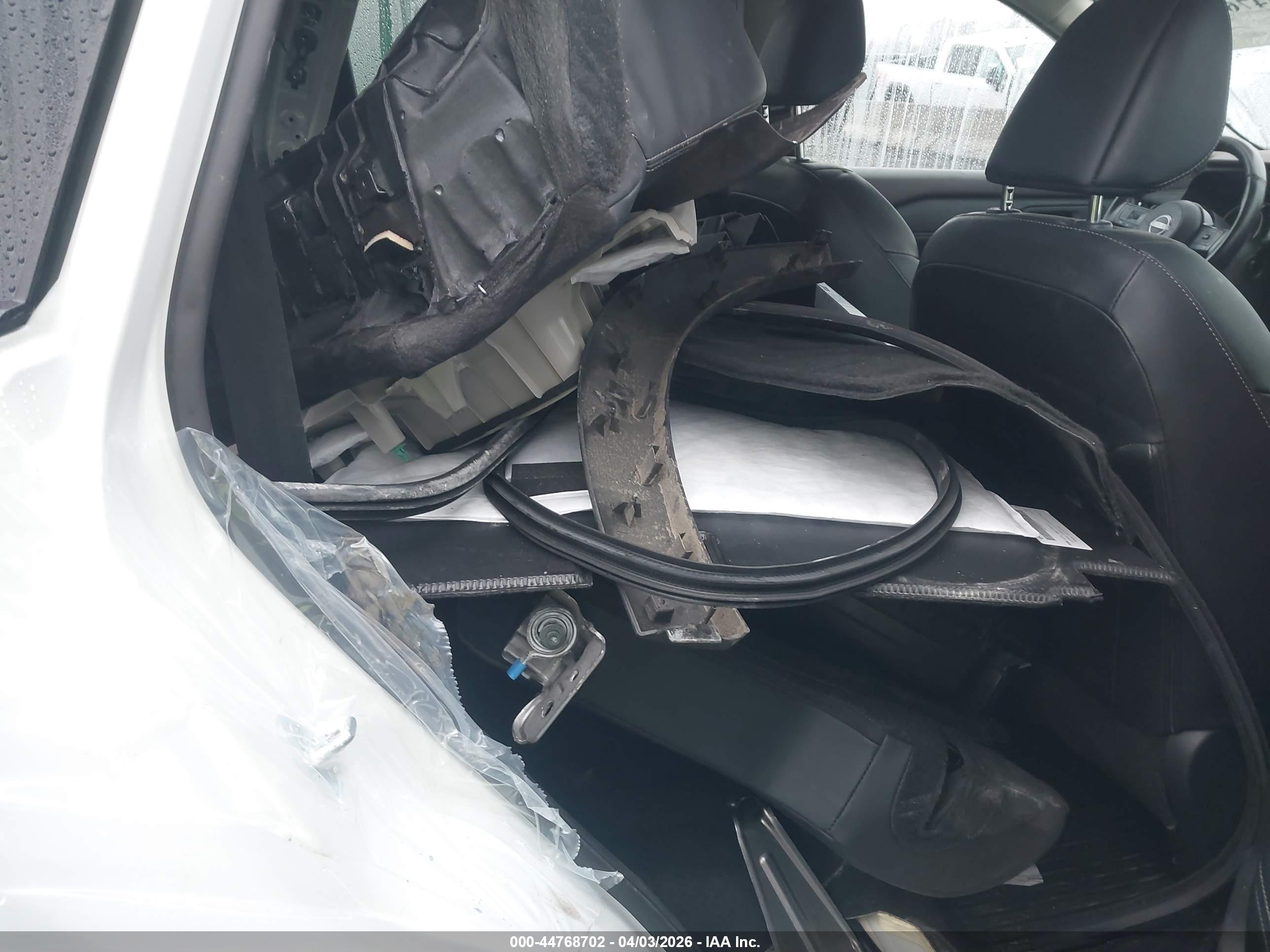 NISSAN ROGUE image 8