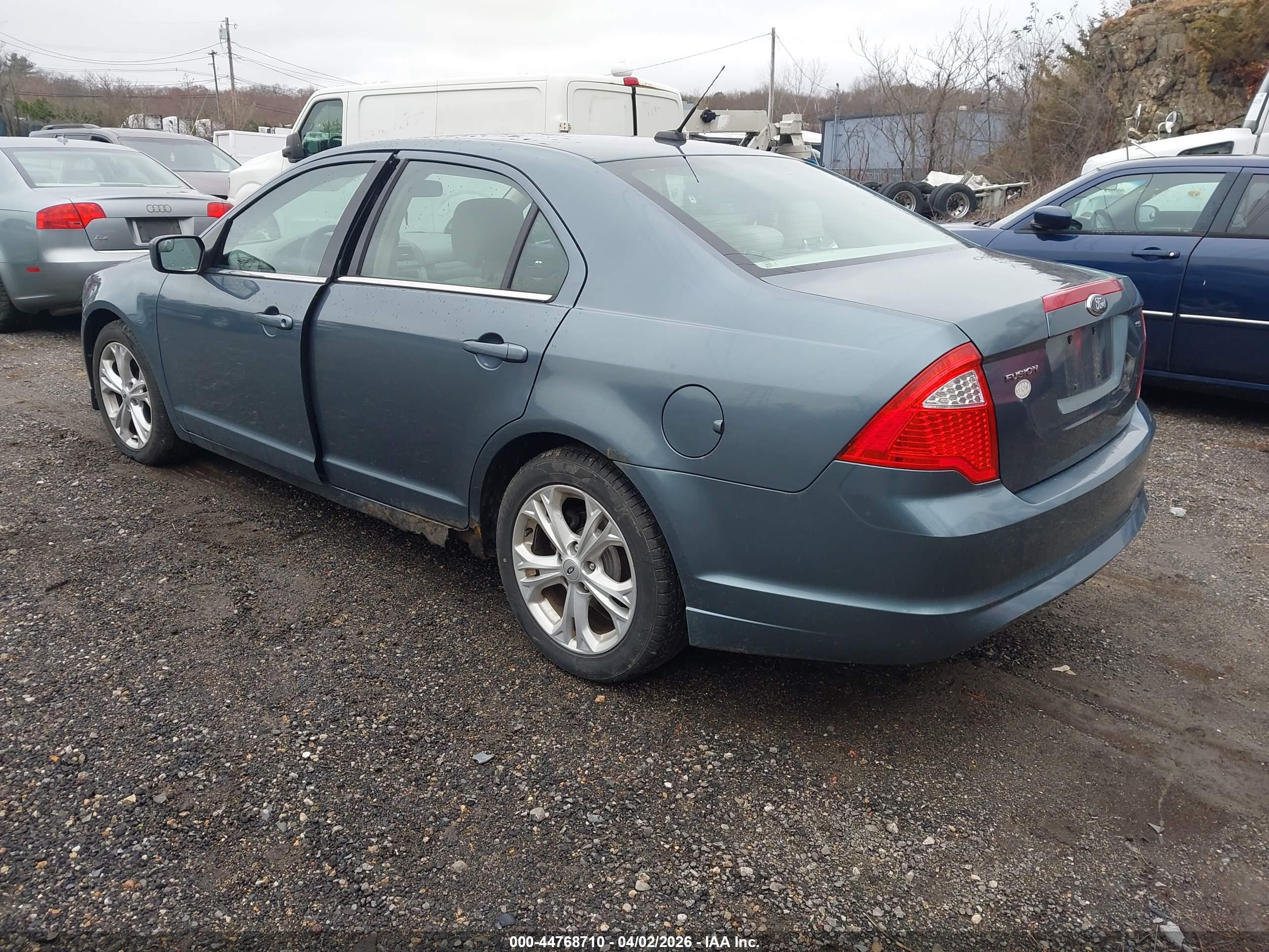 FORD FUSION image 3