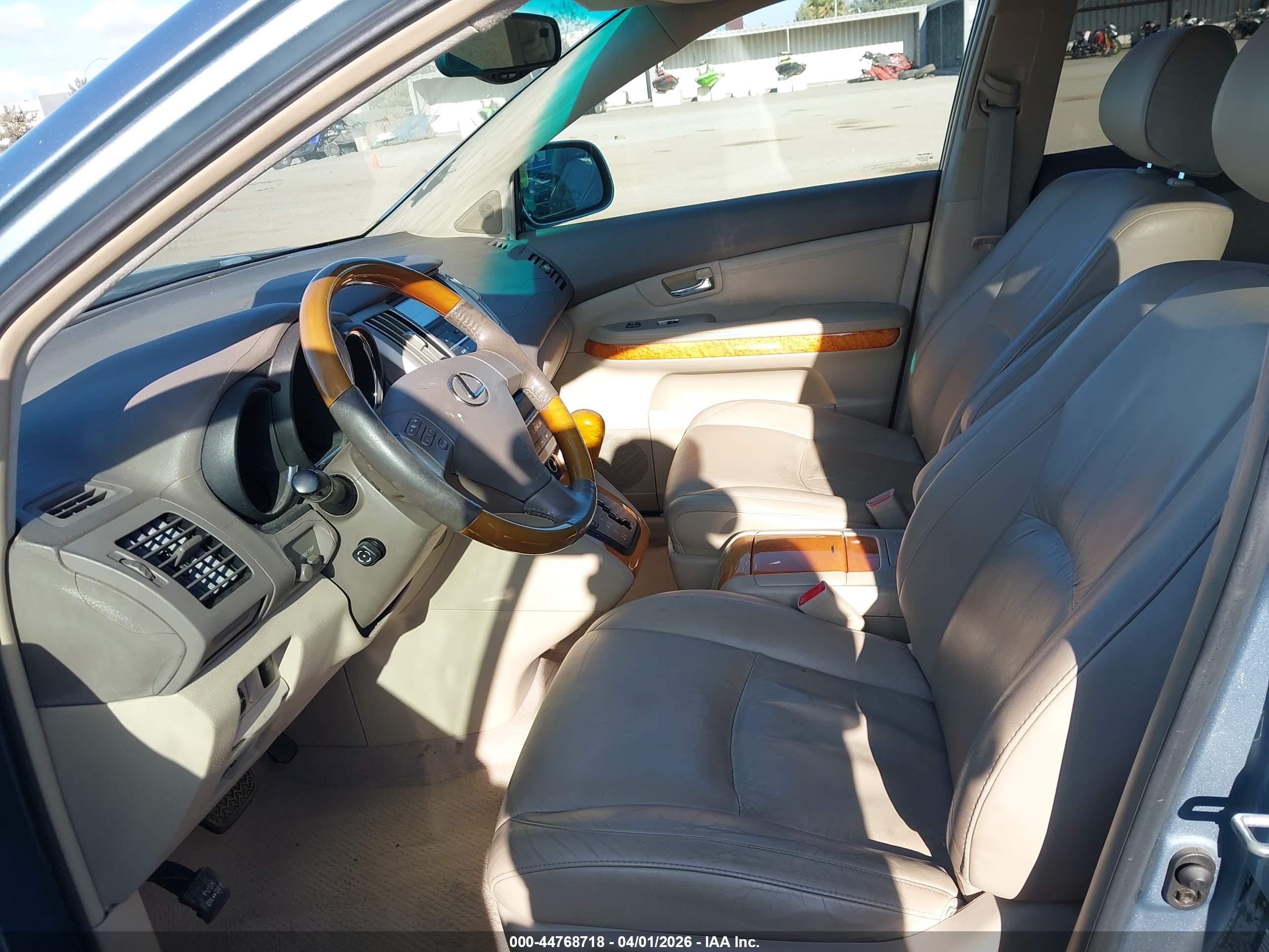 LEXUS RX image 5