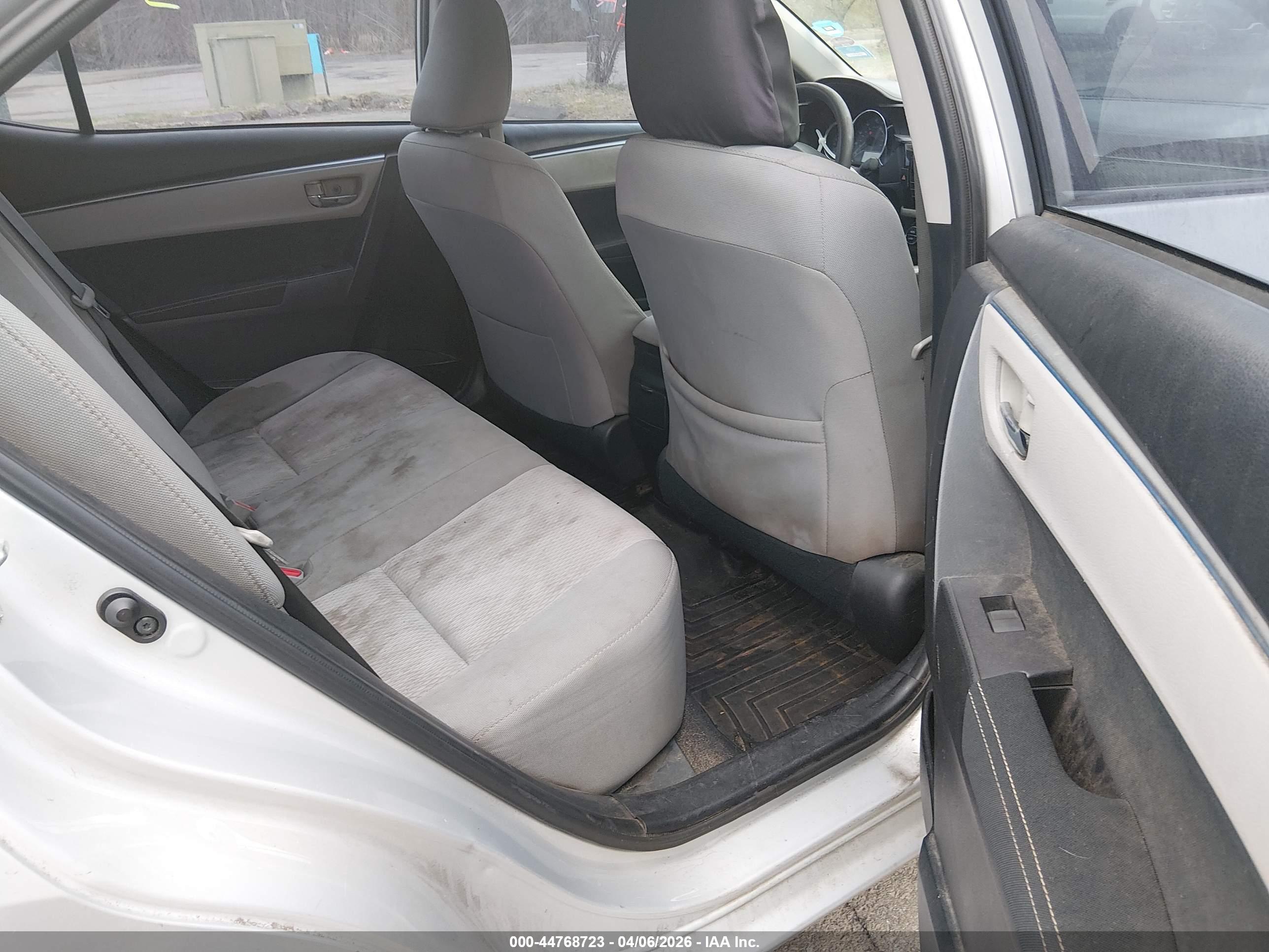 TOYOTA COROLLA image 8