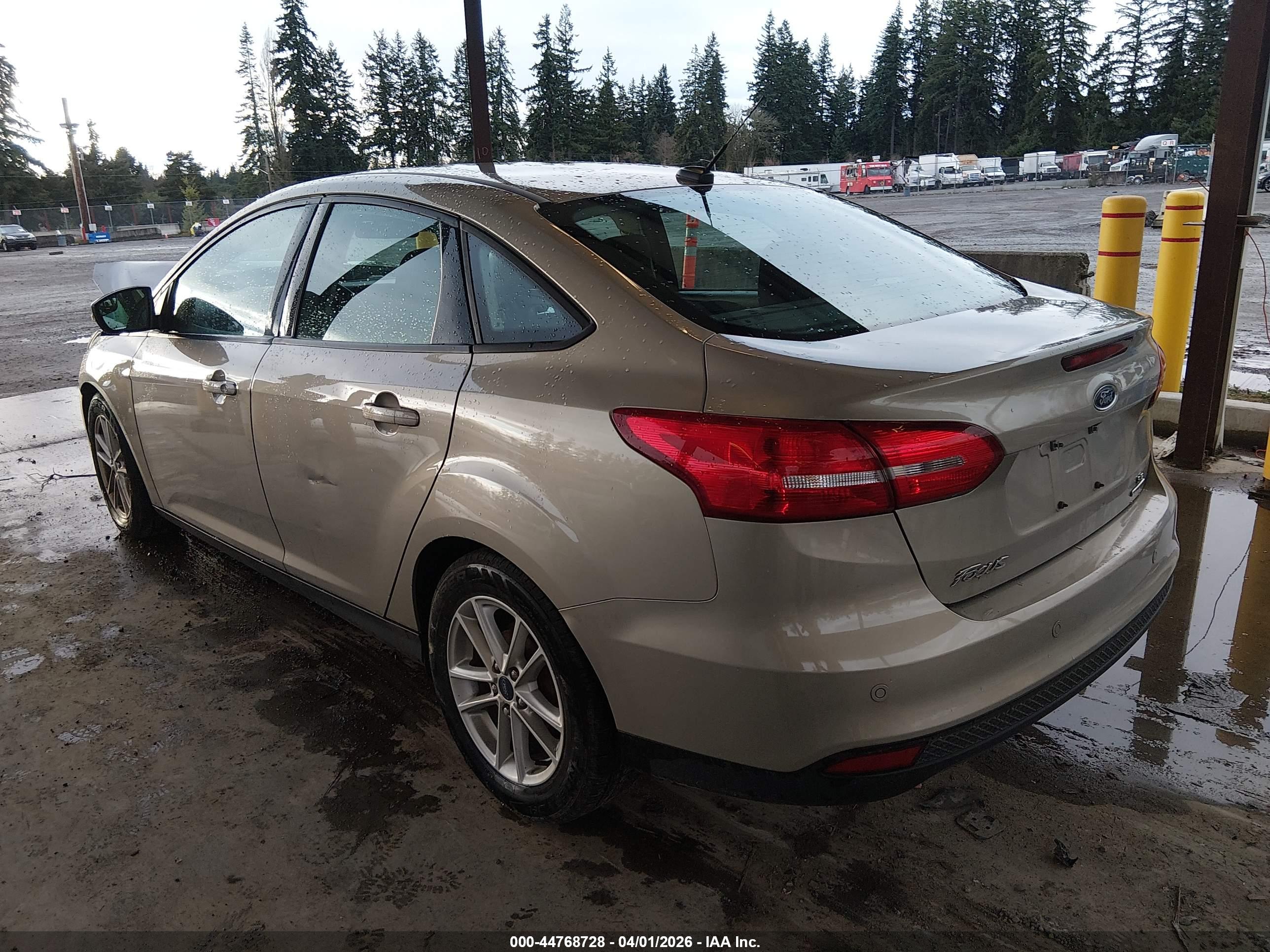 FORD FOCUS image 3