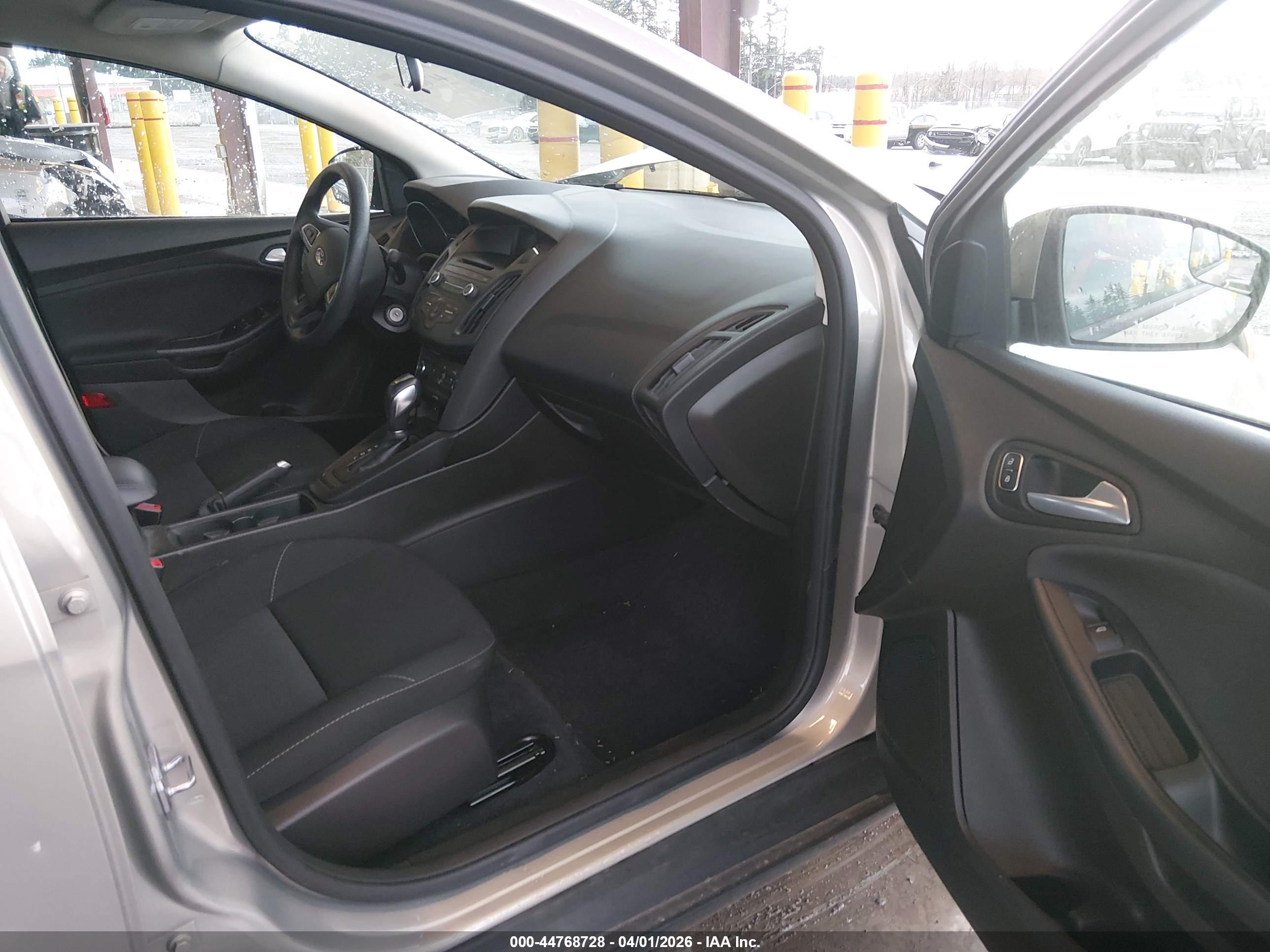 FORD FOCUS image 5