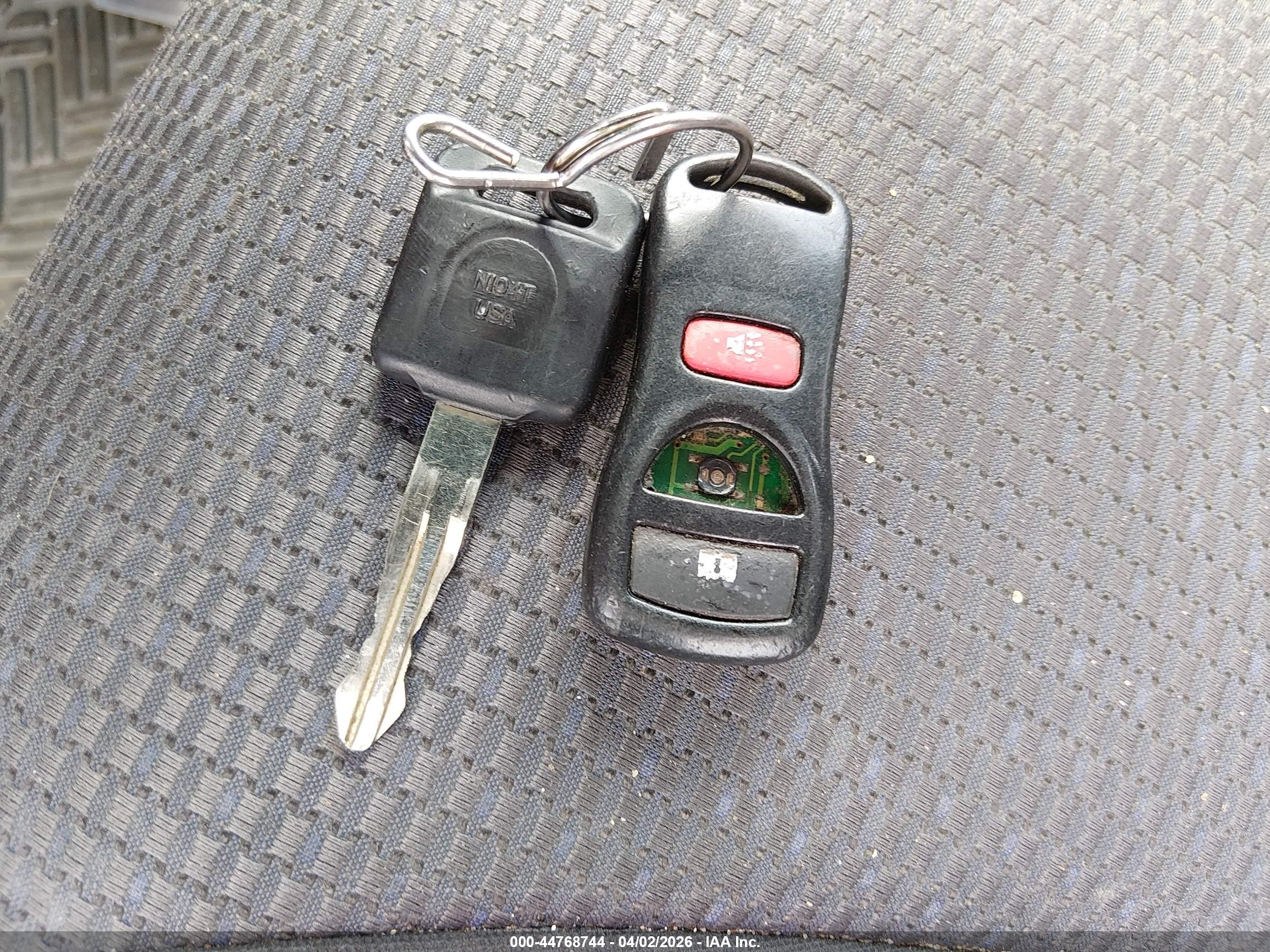 NISSAN VERSA image 11