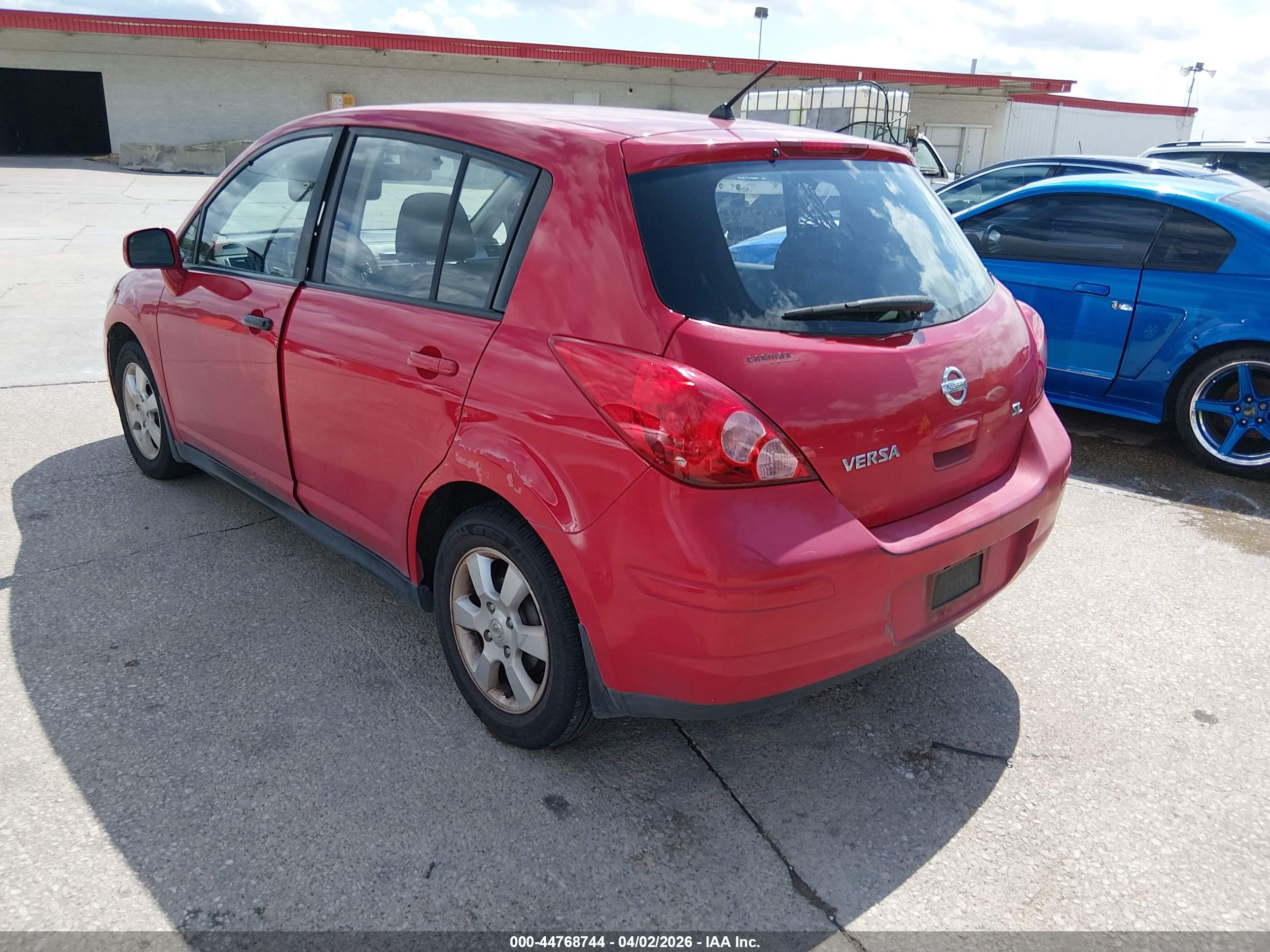 NISSAN VERSA image 3