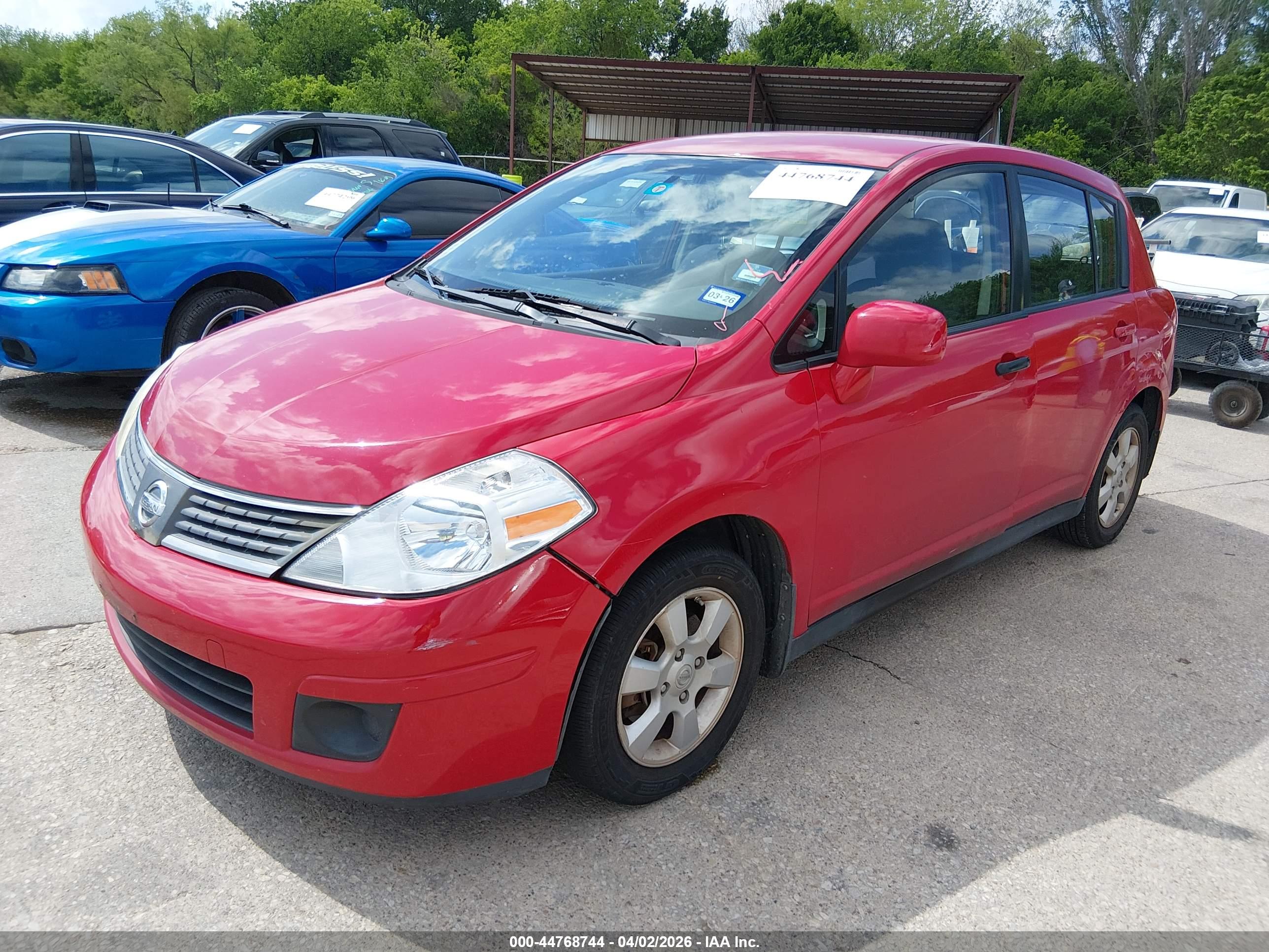 NISSAN VERSA image 6
