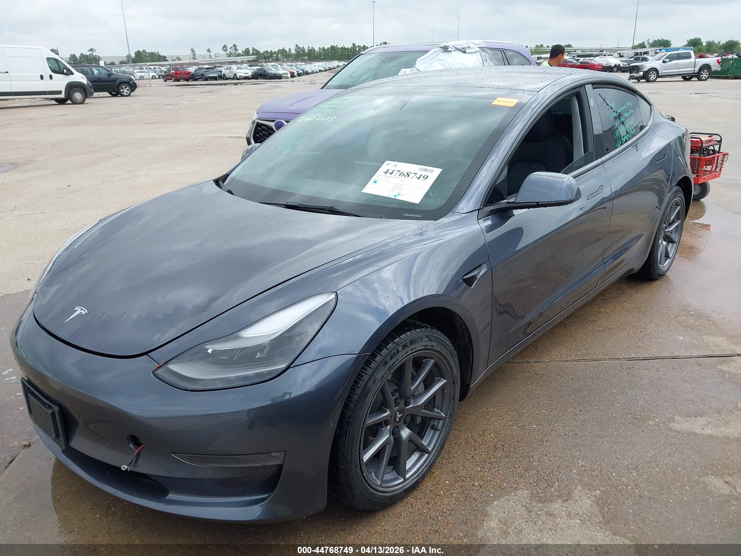 TESLA MODEL image 2
