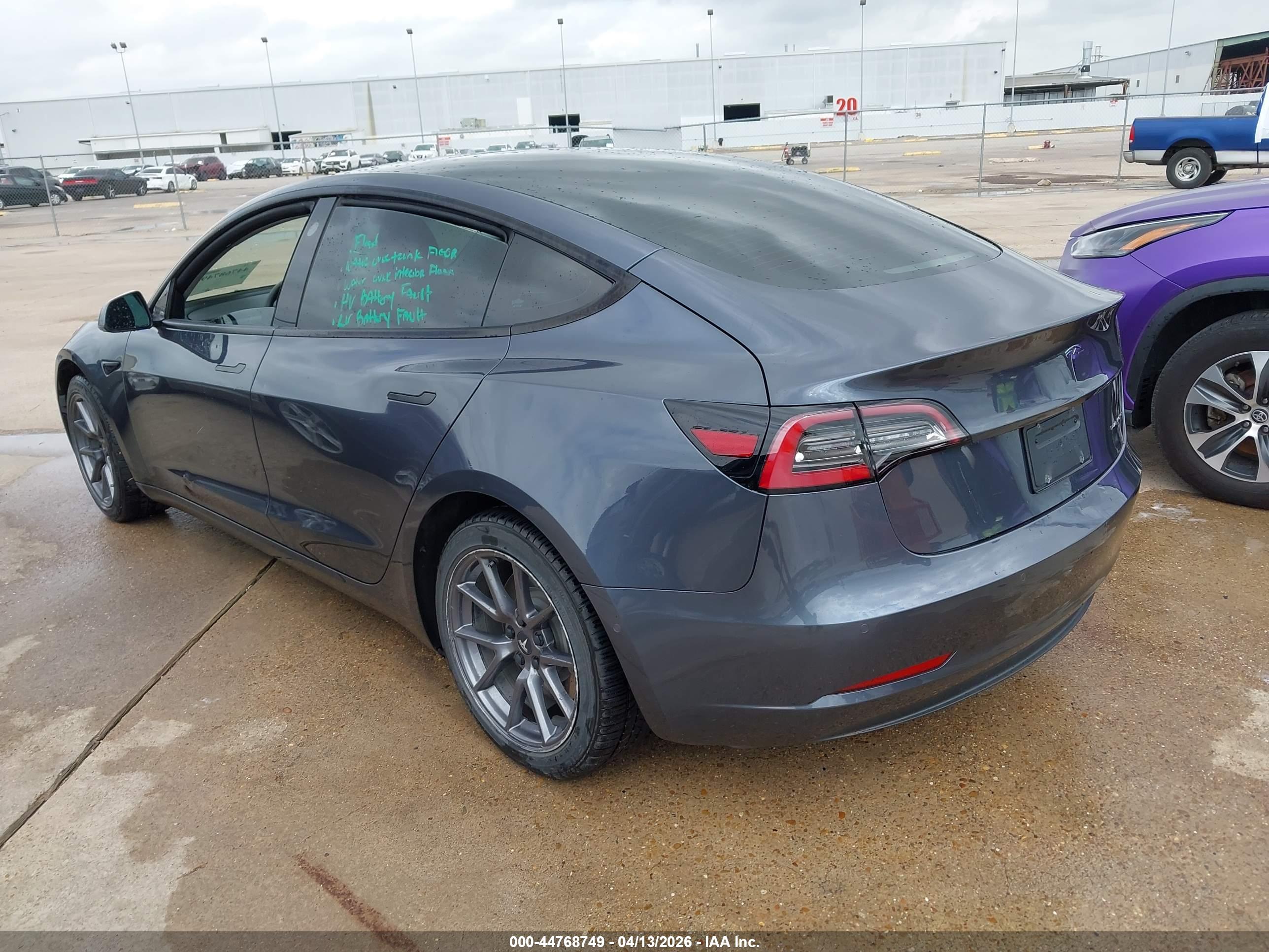 TESLA MODEL image 3