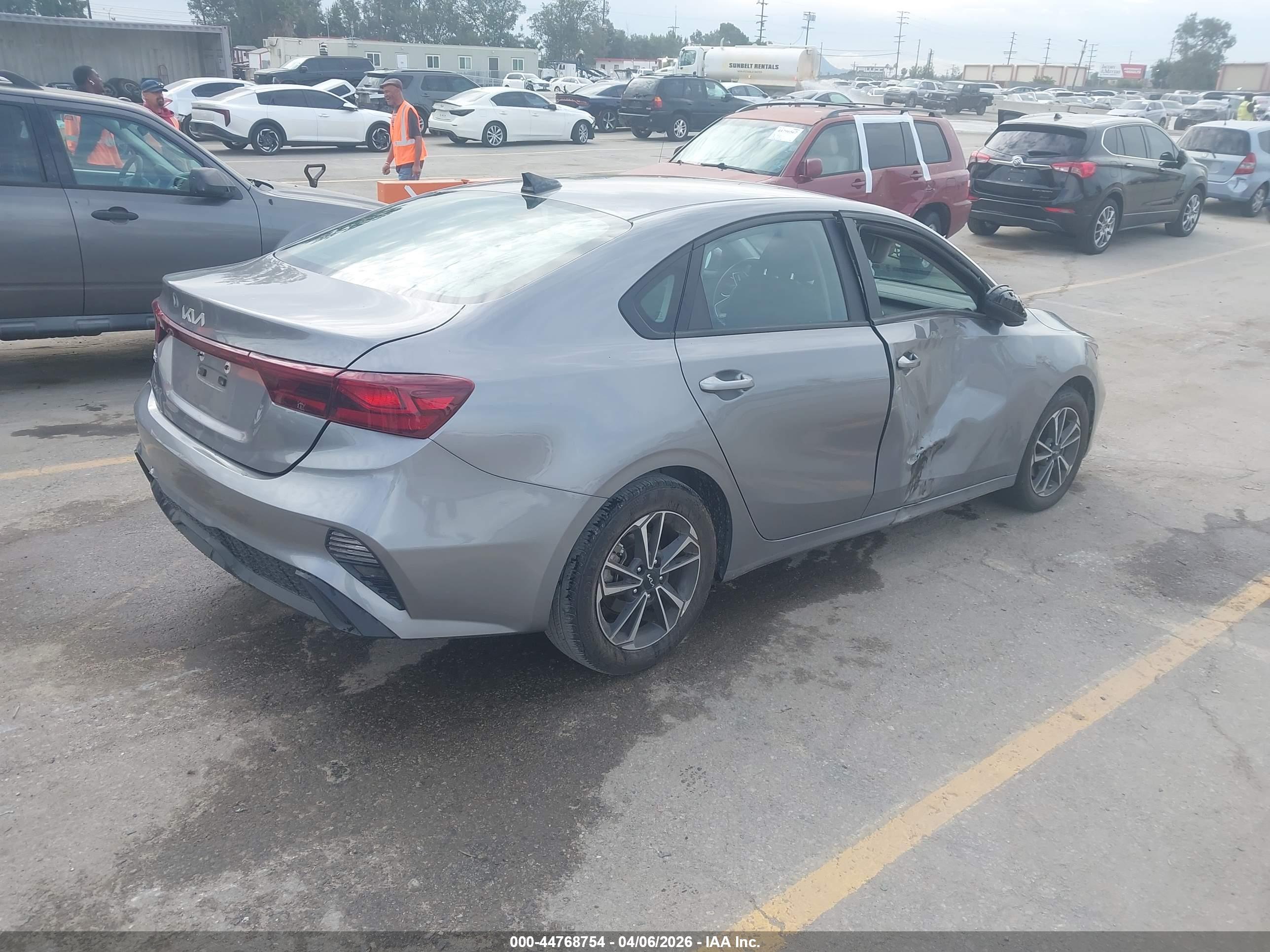 KIA FORTE image 4