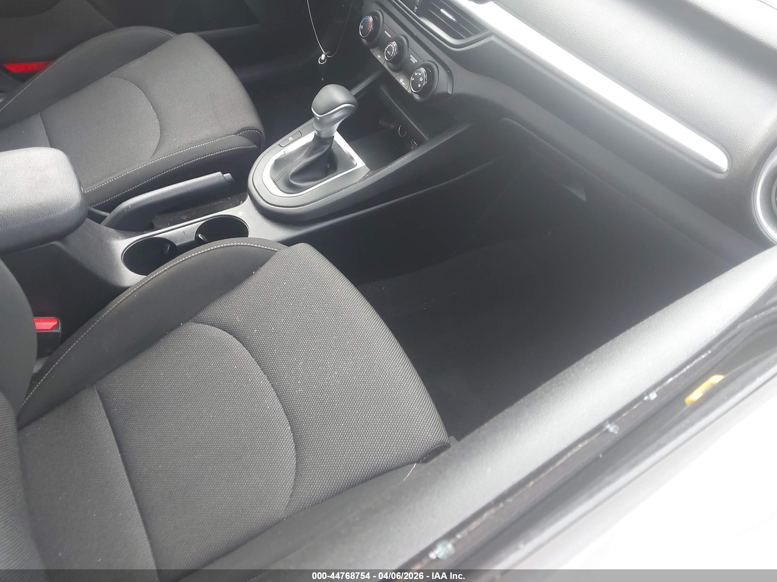 KIA FORTE image 5
