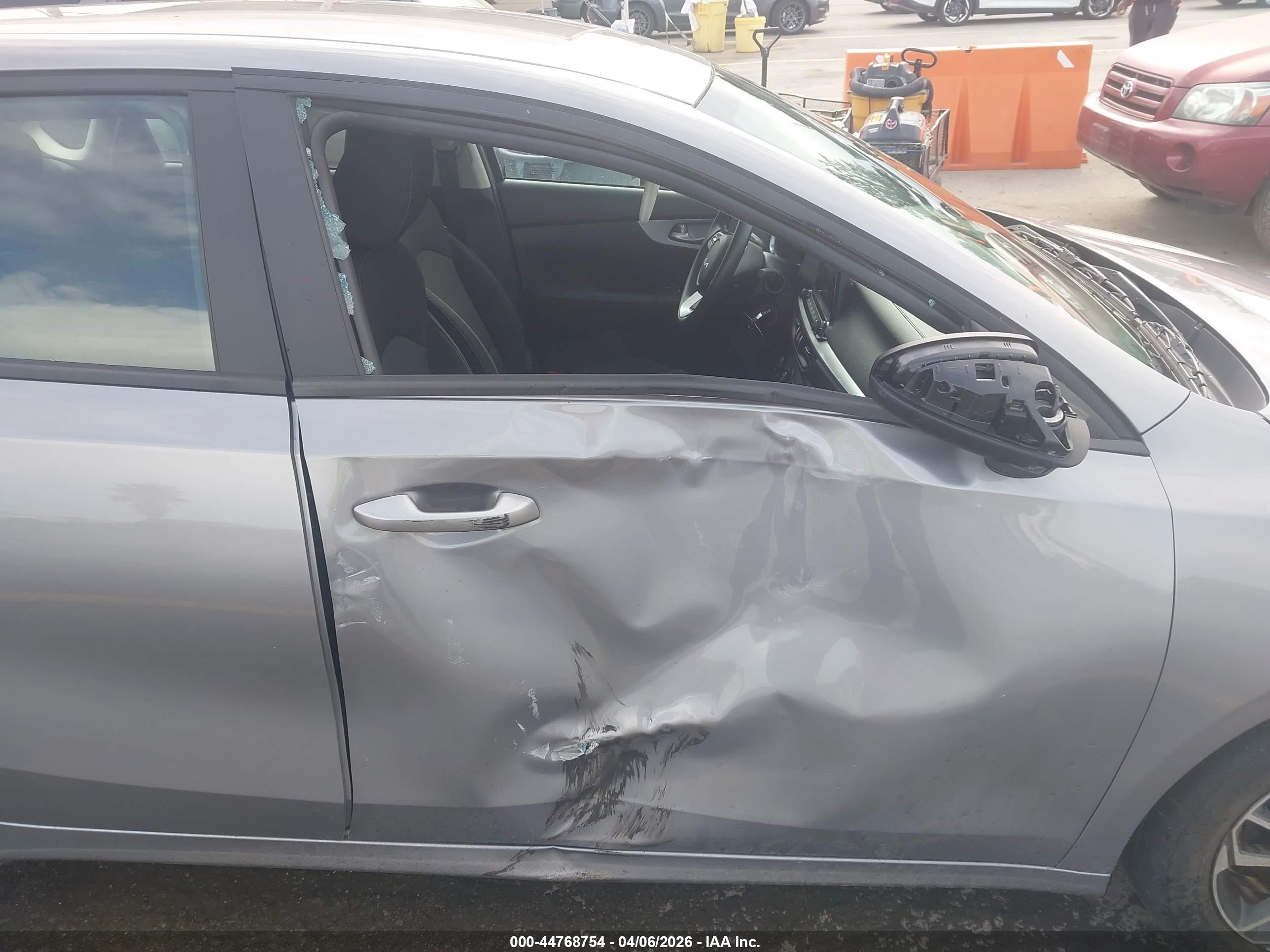 KIA FORTE image 6