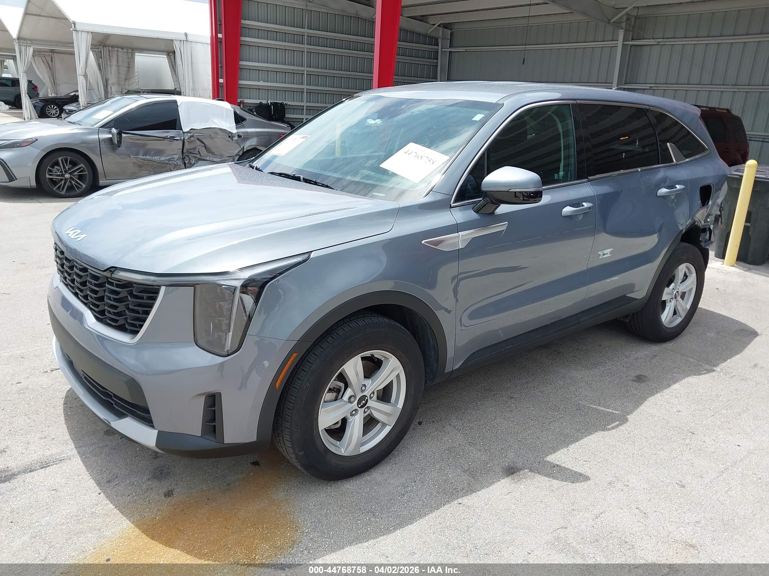 KIA SORENTO image 2