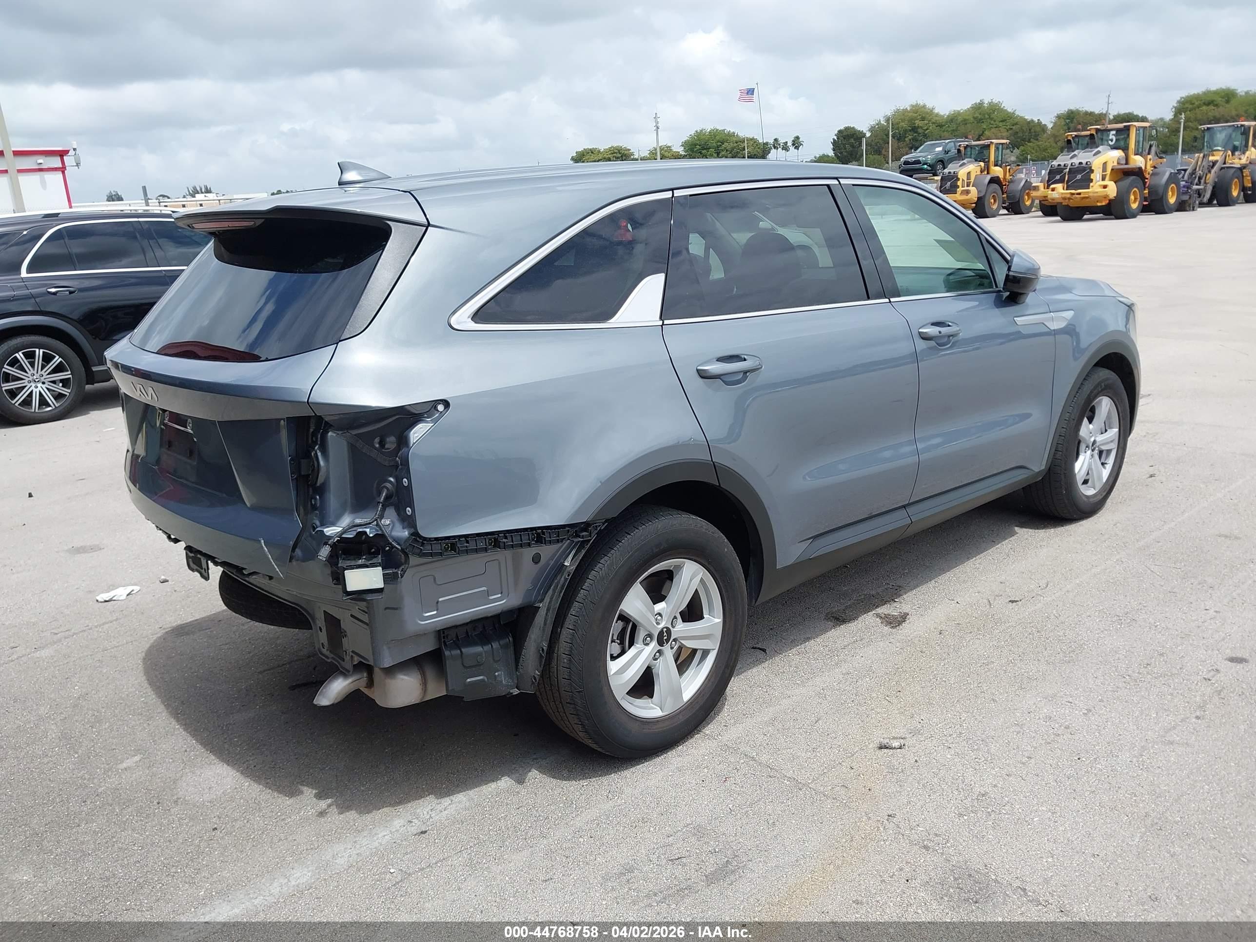 KIA SORENTO image 4