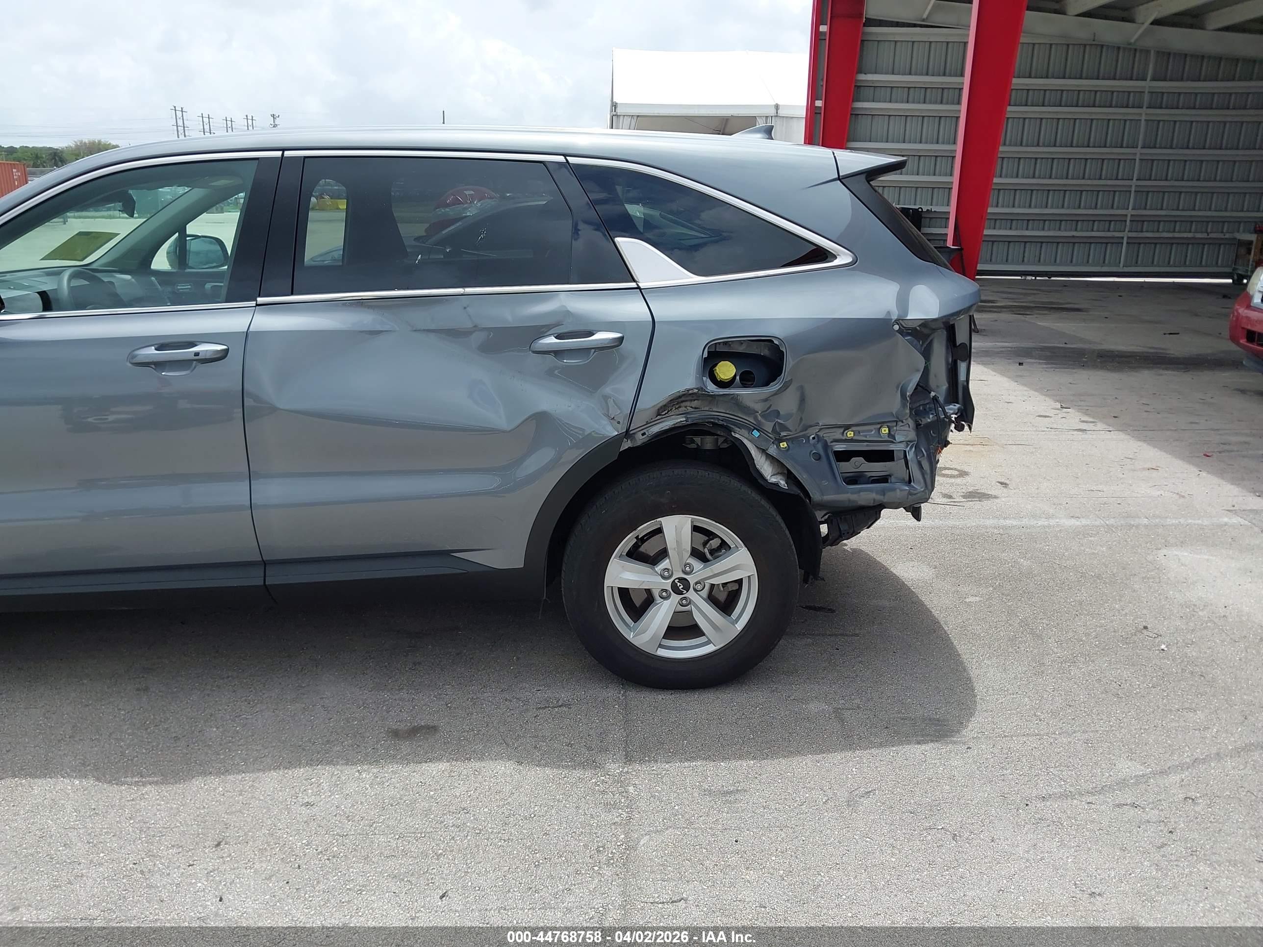 KIA SORENTO image 6